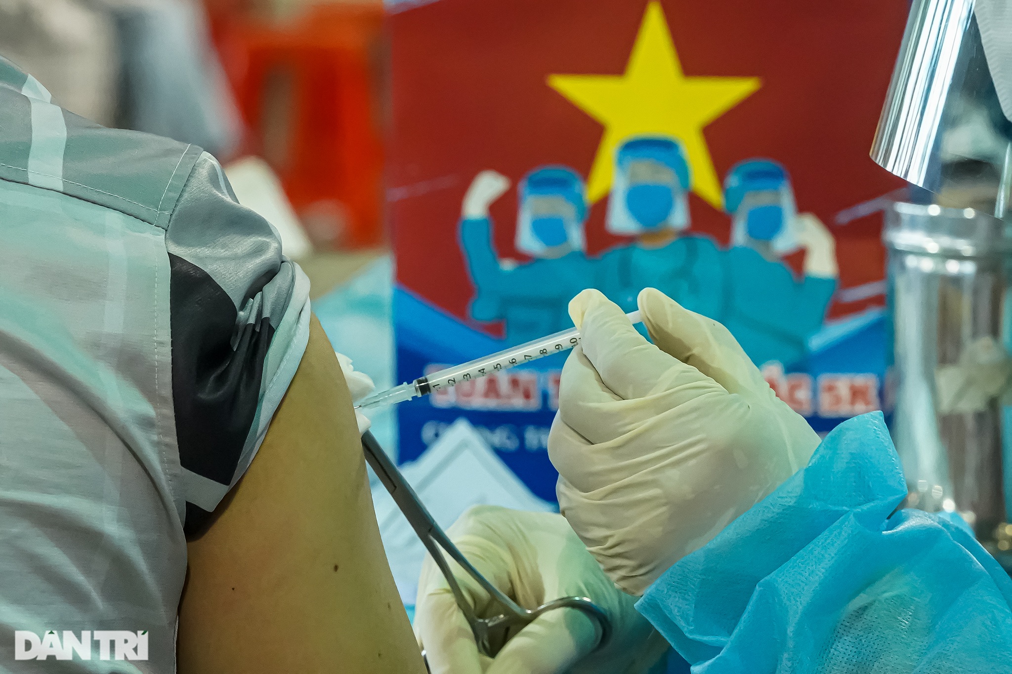 Người chưa đăng ký tạm trú ở TPHCM được tiêm vắc xin - 12 Người chưa đăng ký tạm trú ở TPHCM được tiêm vắc xin - 12