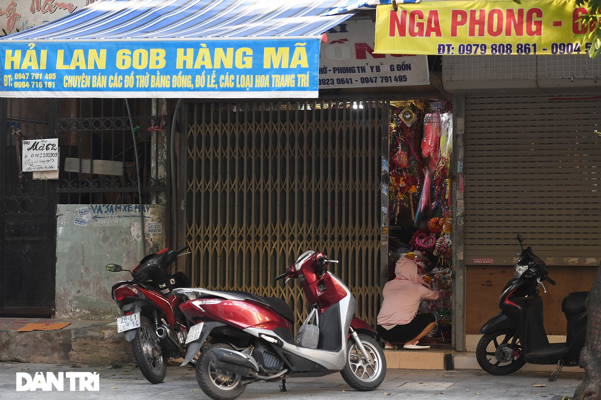 Muôn kiểu cửa khép hờ bán đồ chơi Trung thu ở Hàng Mã - 5 Muôn kiểu cửa khép hờ bán đồ chơi Trung thu ở Hàng Mã - 5