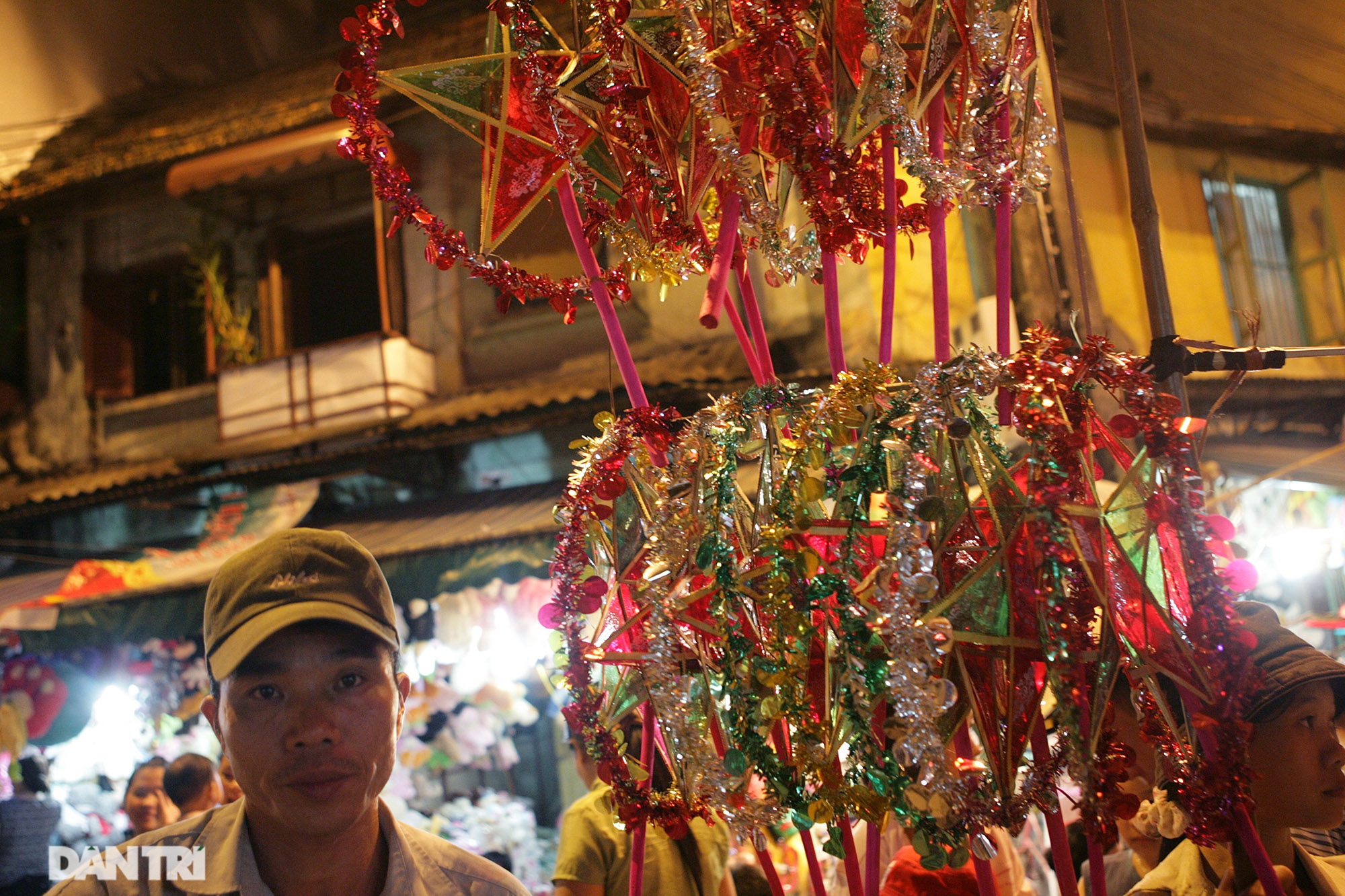 Trở về đêm Trung thu đông đúc cách nay hơn một thập niên - 15 Trở về đêm Trung thu đông đúc cách nay hơn một thập niên - 15