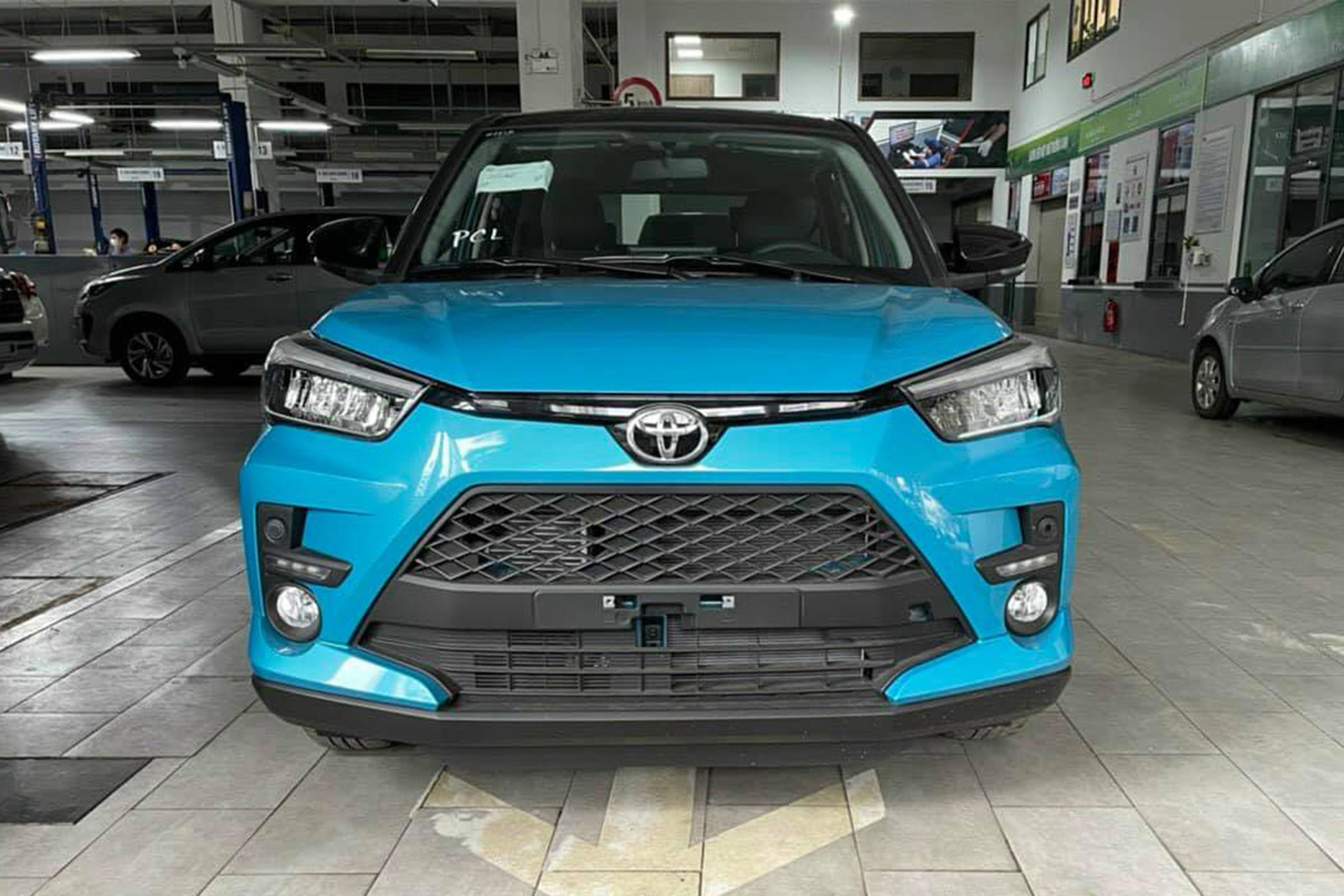 Toyota Raize bất ngờ về Hà Nội, đại lý hé lộ giá dưới 500 triệu đồng - 1