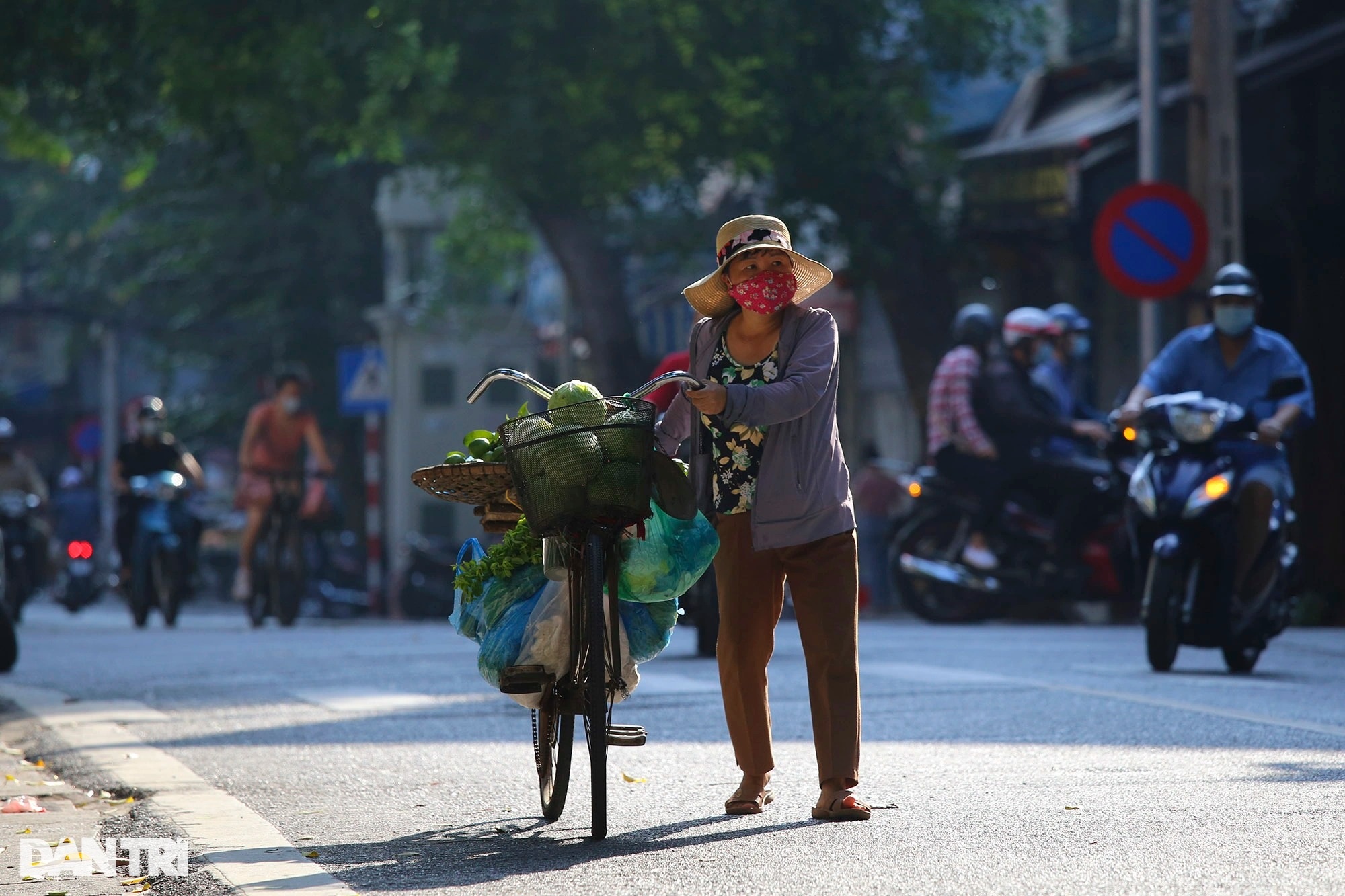 Nhịp sống Hà Nội trong những ngày bình thường mới - 14 Nhịp sống Hà Nội trong những ngày bình thường mới - 14