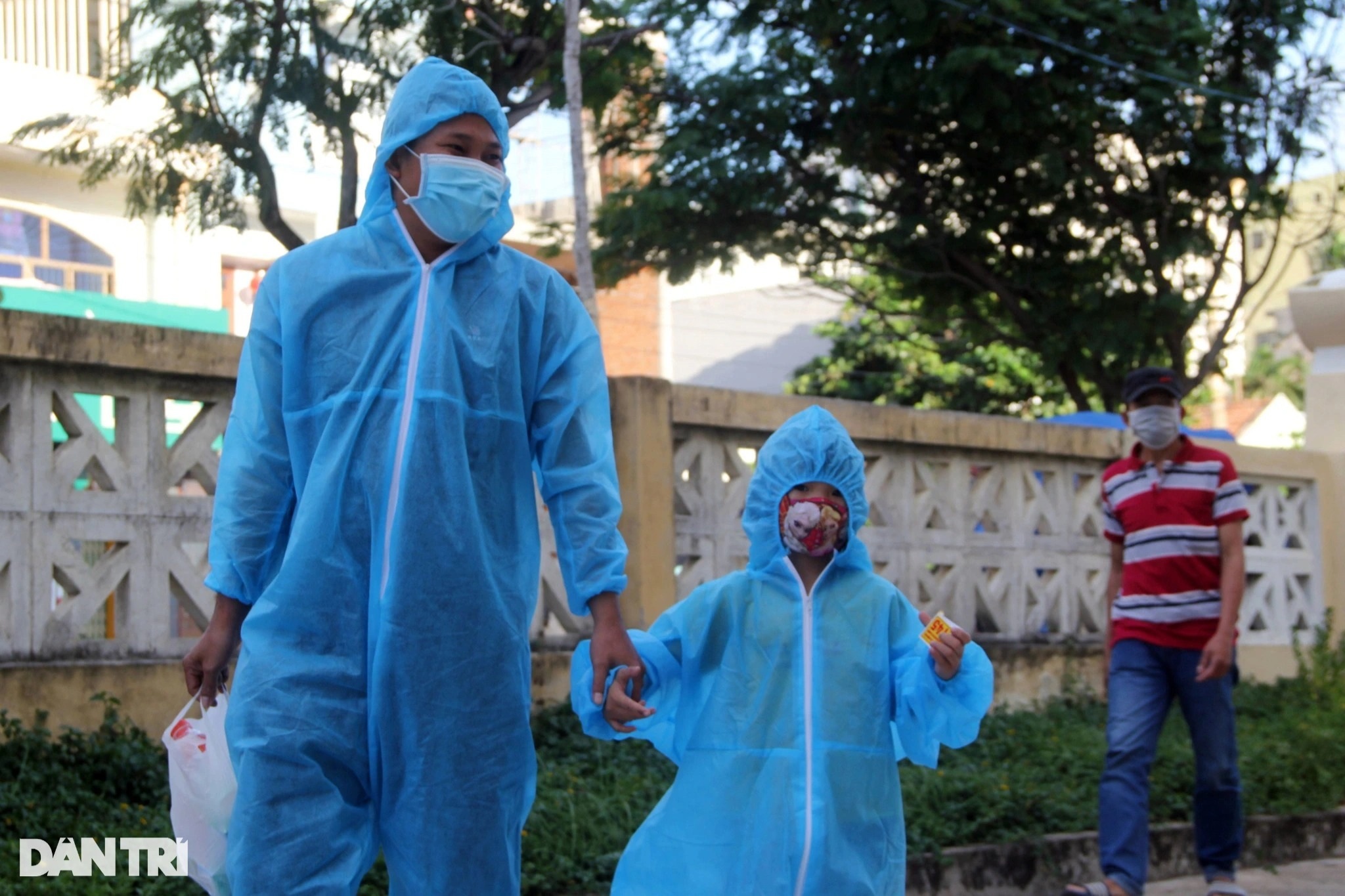 Giữa bão dịch, Phú Yên đón gần 16.000 người dân về quê - 2