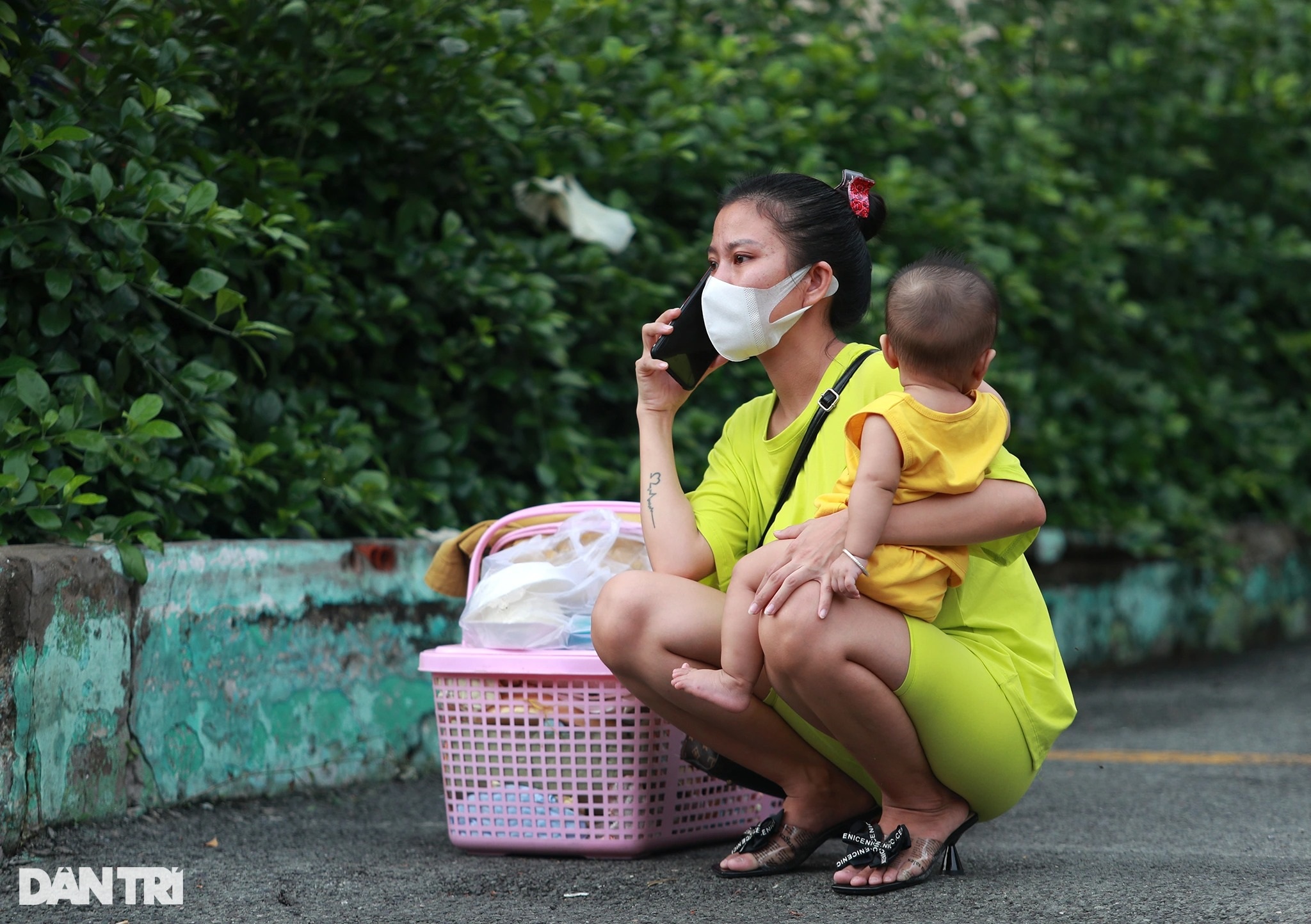 Chuyến tàu hỏa đầu tiên chạy trở lại, hành khách háo hức rời ga Sài Gòn - 15