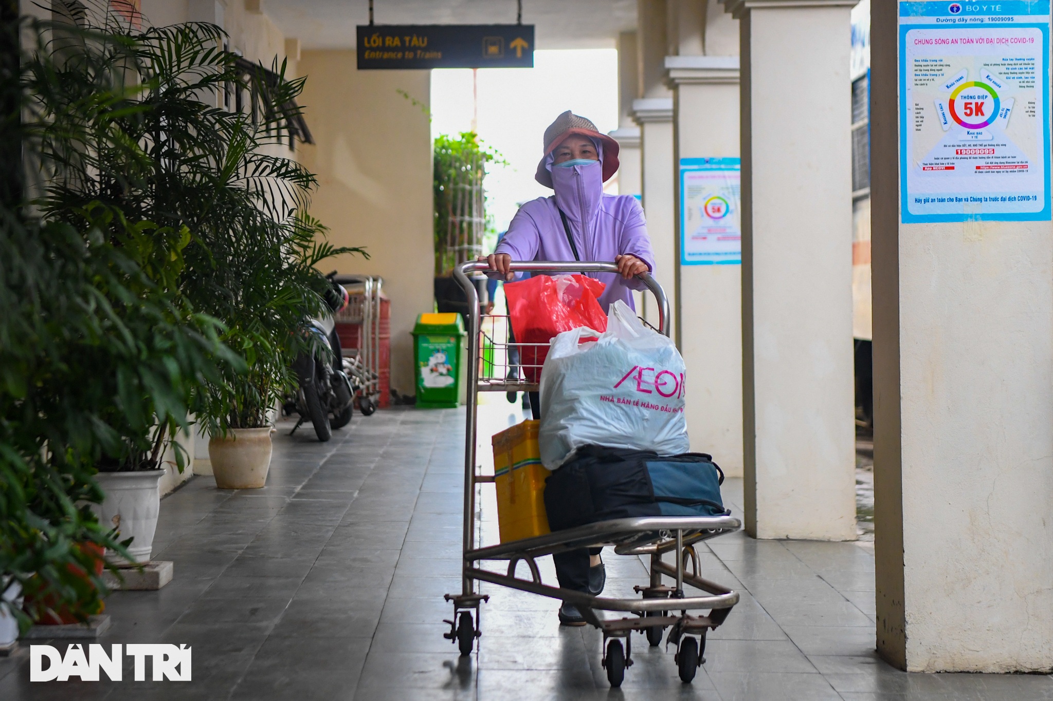 Hà Nội đón chuyến tàu khách đầu tiên đến từ Hải Phòng sau giãn cách - 15