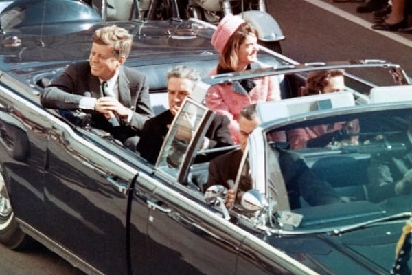 Ông Trump ra lệnh giải mật vụ ám sát anh em nhà Kennedy