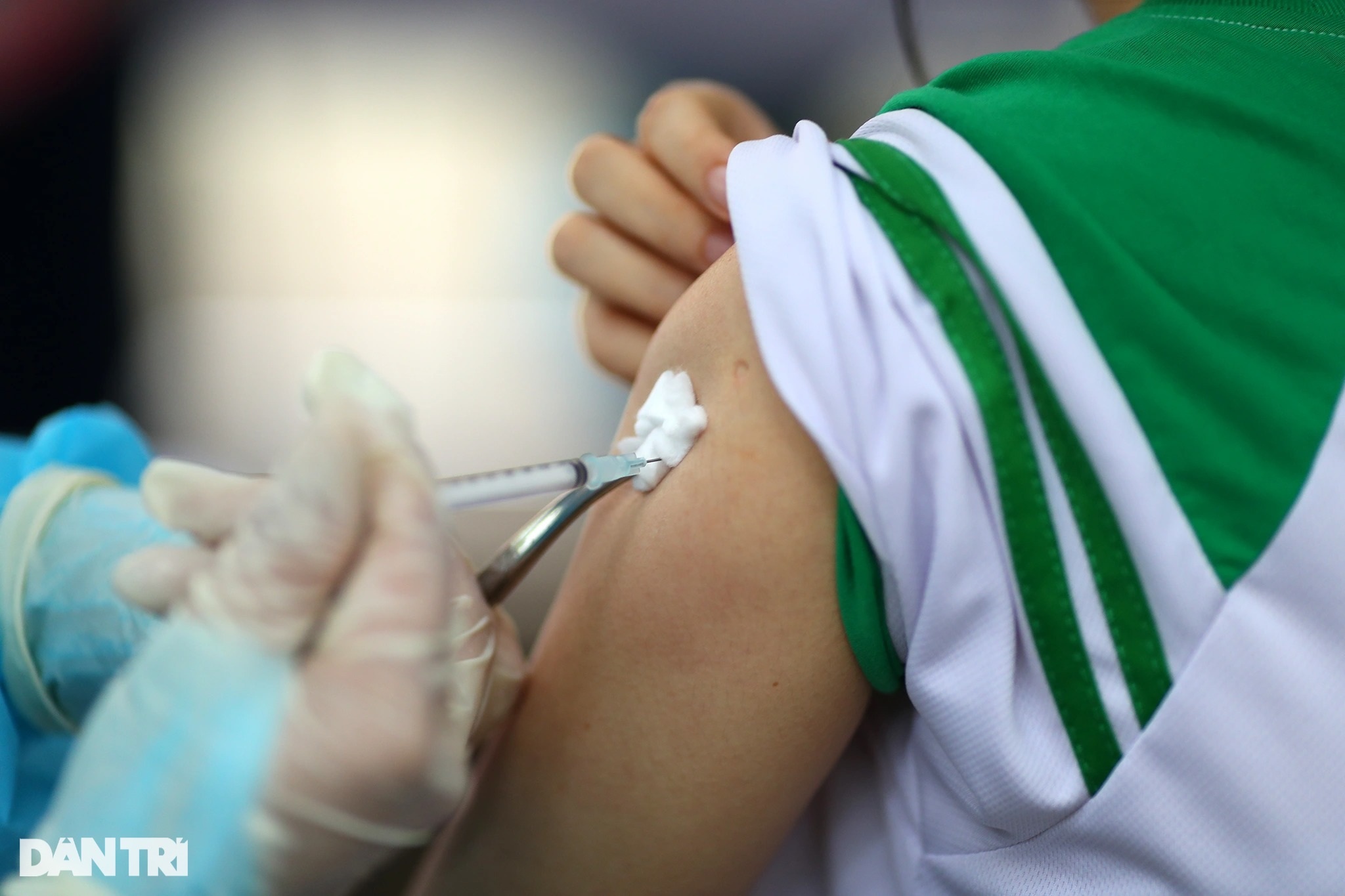 Gần 1.500 học sinh đầu tiên được tiêm vaccine ngừa Covid-19 ở TPHCM - 9