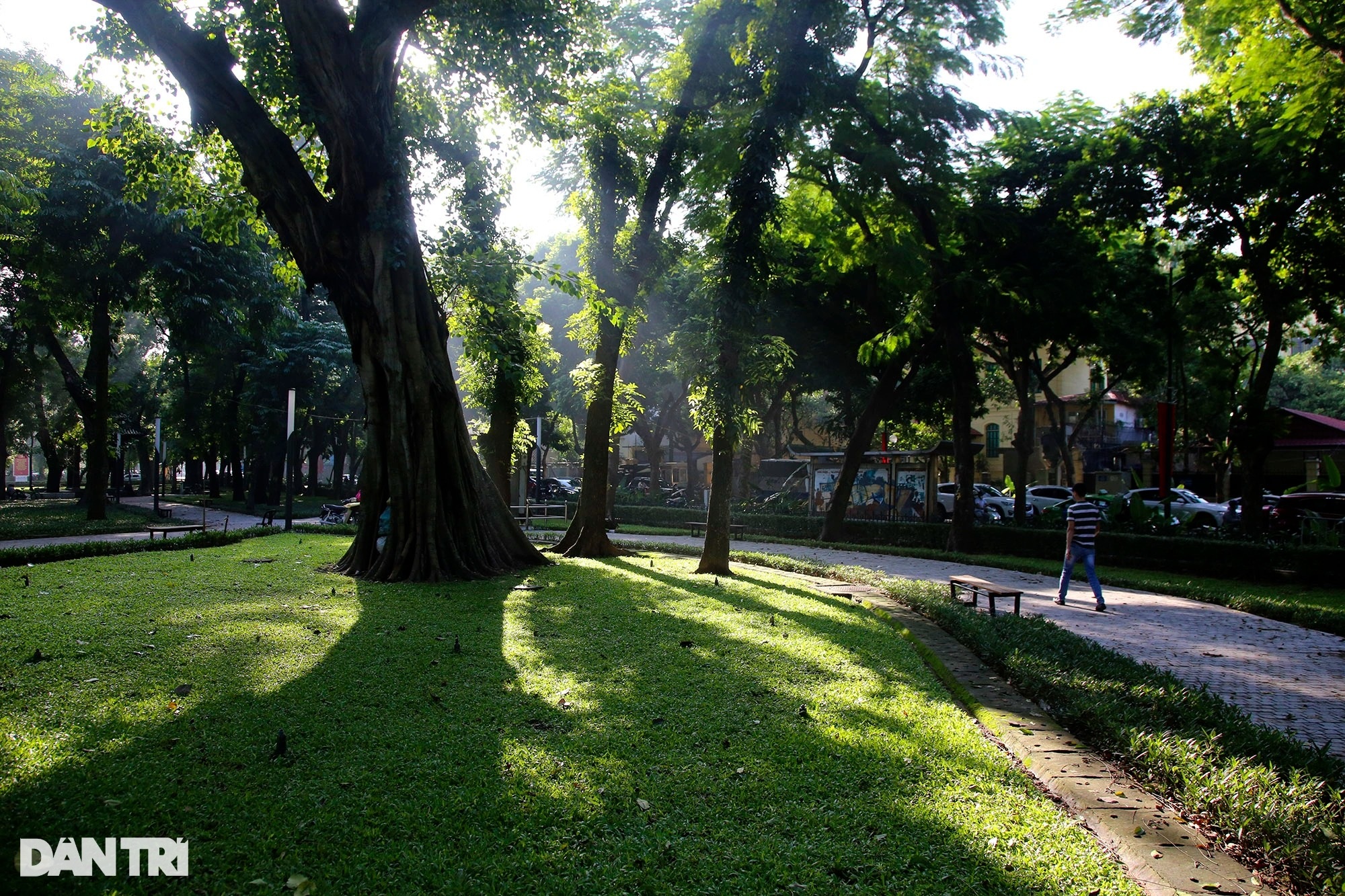 Hà Nội trong nhịp điệu nắng thu rực rỡ - 12 Hà Nội trong nhịp điệu nắng thu rực rỡ - 12
