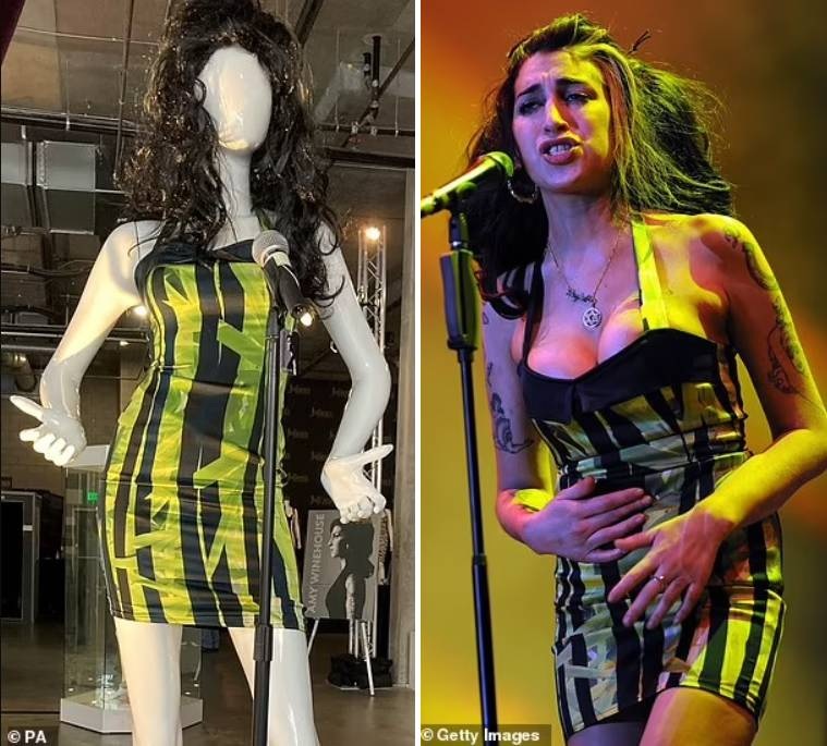 Chiếc váy Amy Winehouse mặc khi bị đuổi khỏi sân khấu đạt mức giá khủng - 2