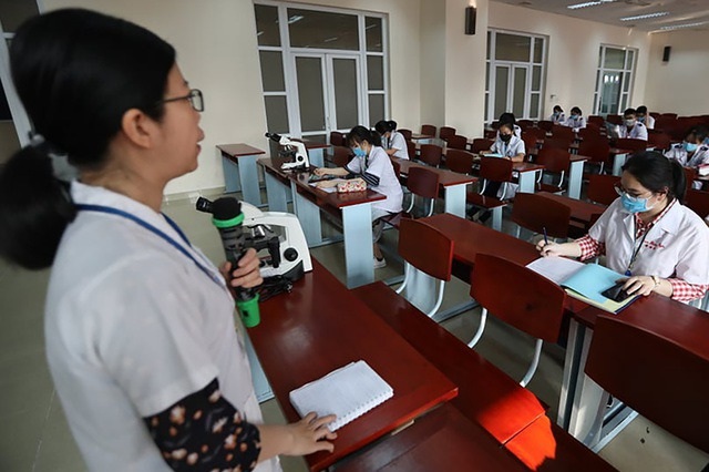 Đại học Y dược TPHCM cho sinh viên học tập trung ngay trong tháng 11 - 1