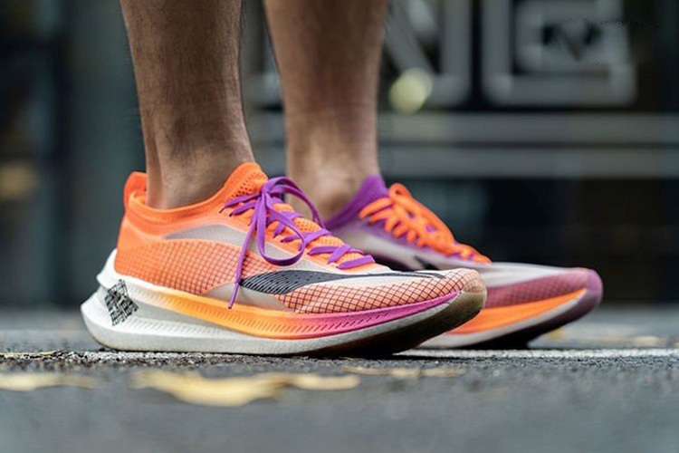 Li-Ning tham gia vào cuộc đua công nghệ giày chạy bộ - 1