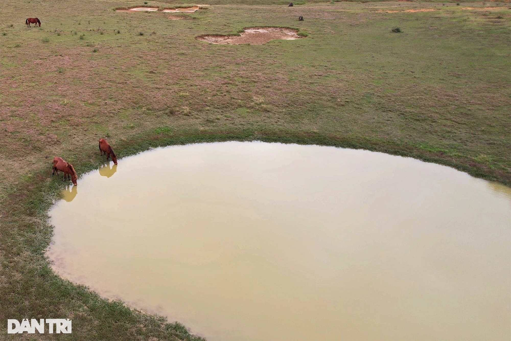 The dry river looks like a dragon when viewed from above in the Dong Lam valley - 10