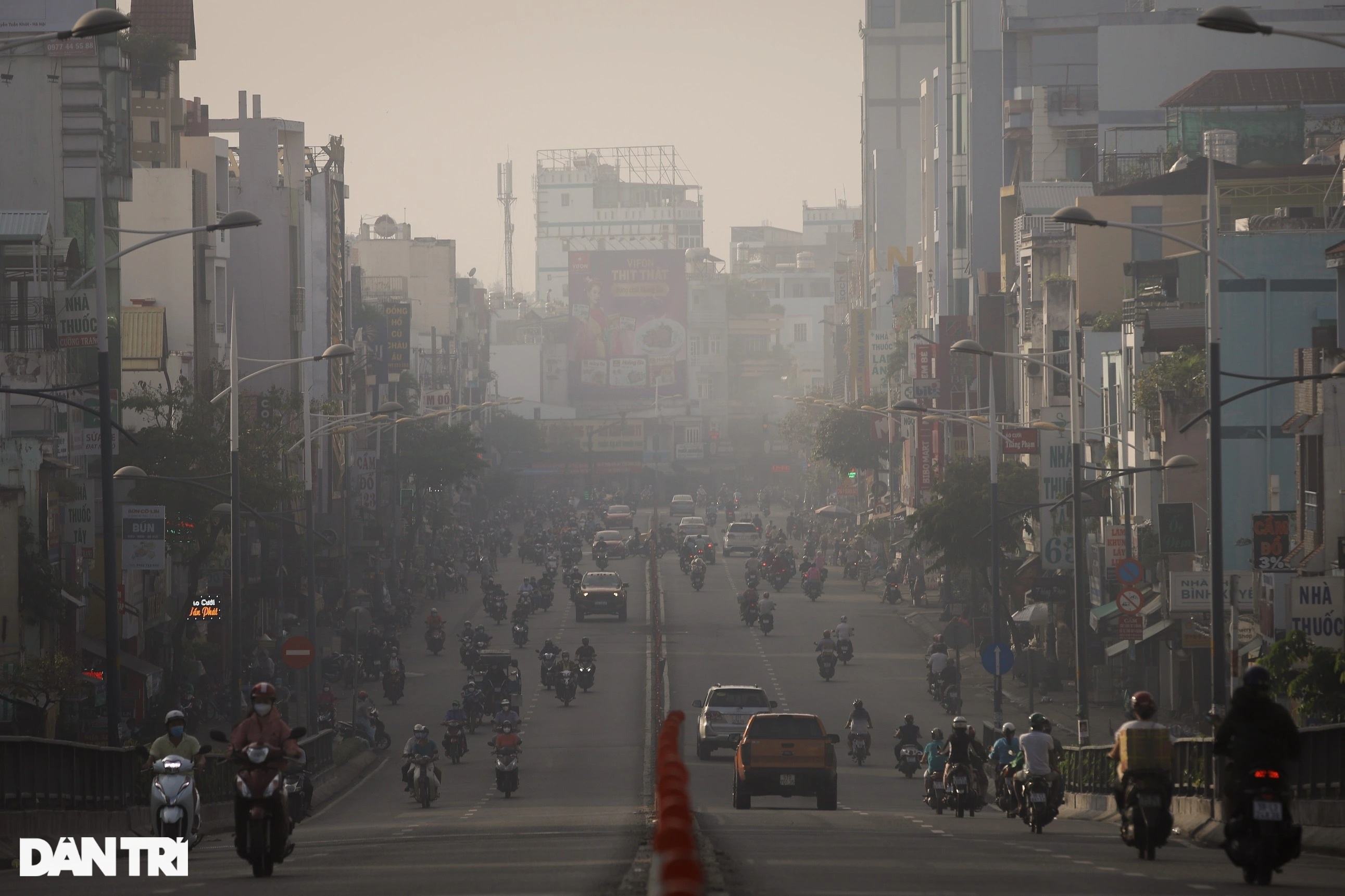 Sài Gòn se lạnh, thành phố phủ kín trong sương mù - 11