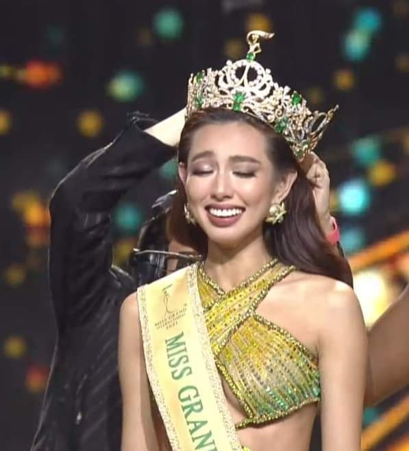 Thùy Tiên đăng quang Hoa hậu Hòa bình 2021 - 2