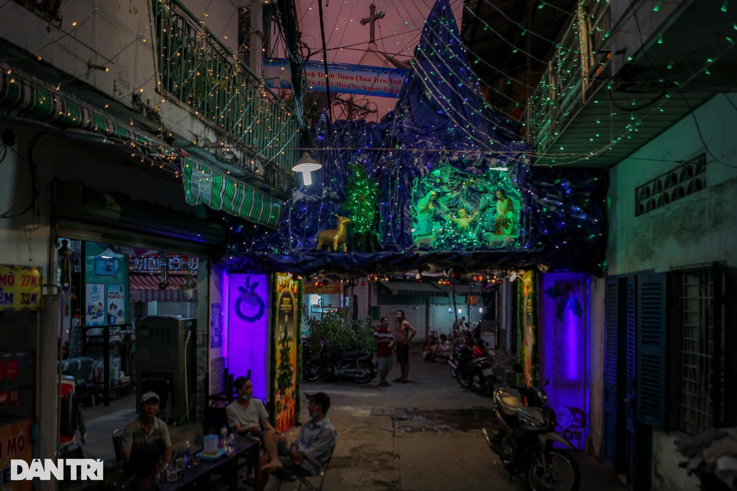 Small alley in Saigon decorated for Christmas - 10