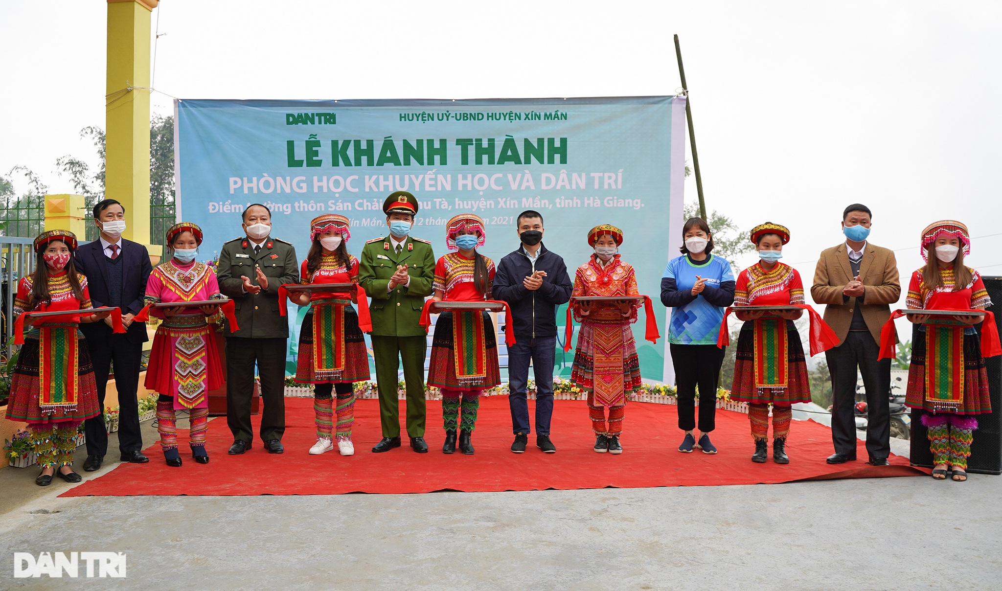 Khánh thành phòng học Dân trí thứ 41 tại điểm trường bản Sán Chải - 7 Khánh thành phòng học Dân trí thứ 41 tại điểm trường bản Sán Chải - 7