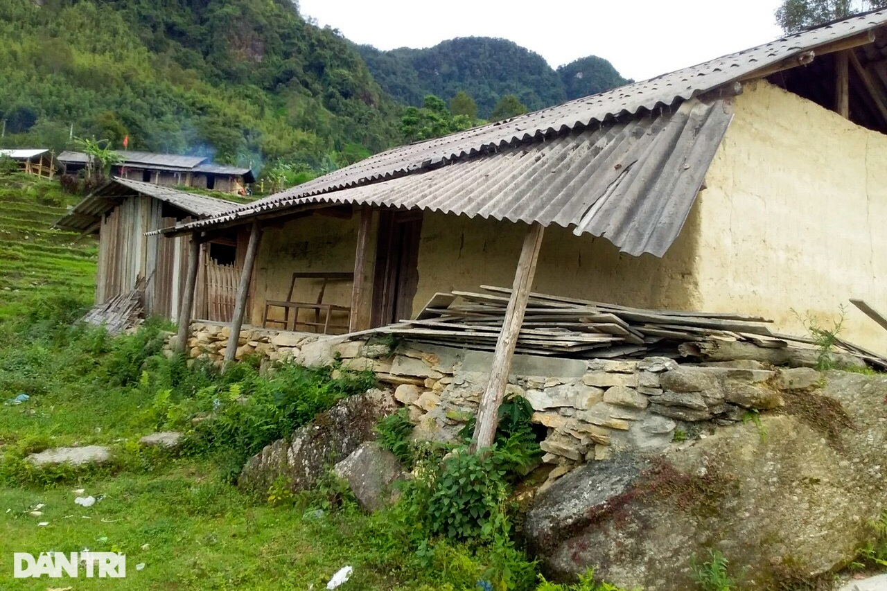 Khánh thành phòng học Dân trí thứ 41 tại điểm trường bản Sán Chải - 17 Khánh thành phòng học Dân trí thứ 41 tại điểm trường bản Sán Chải - 17