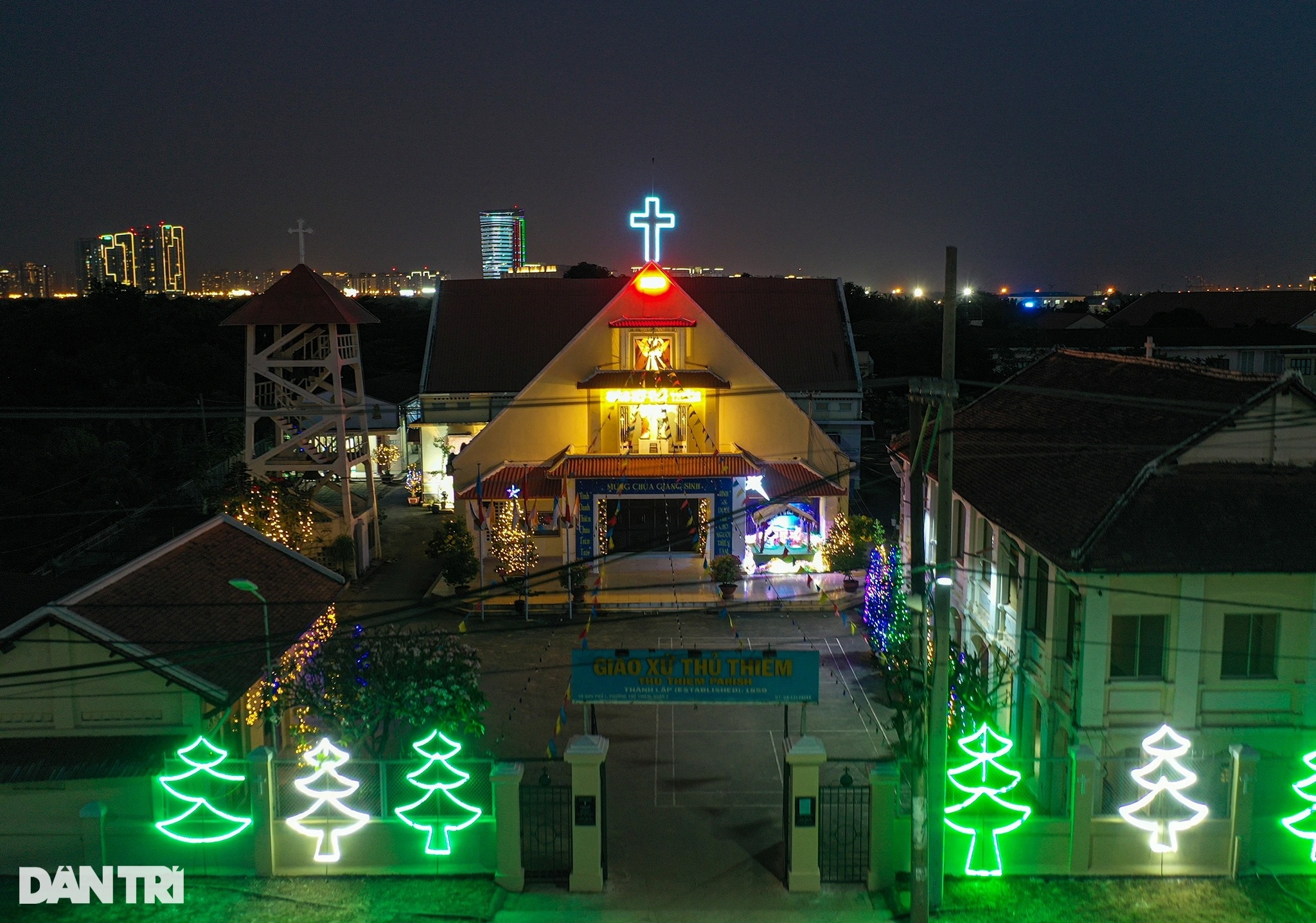 An ancient church more than 150 years old and quiet in the golden urban area of ​​Thu Thiem - 11