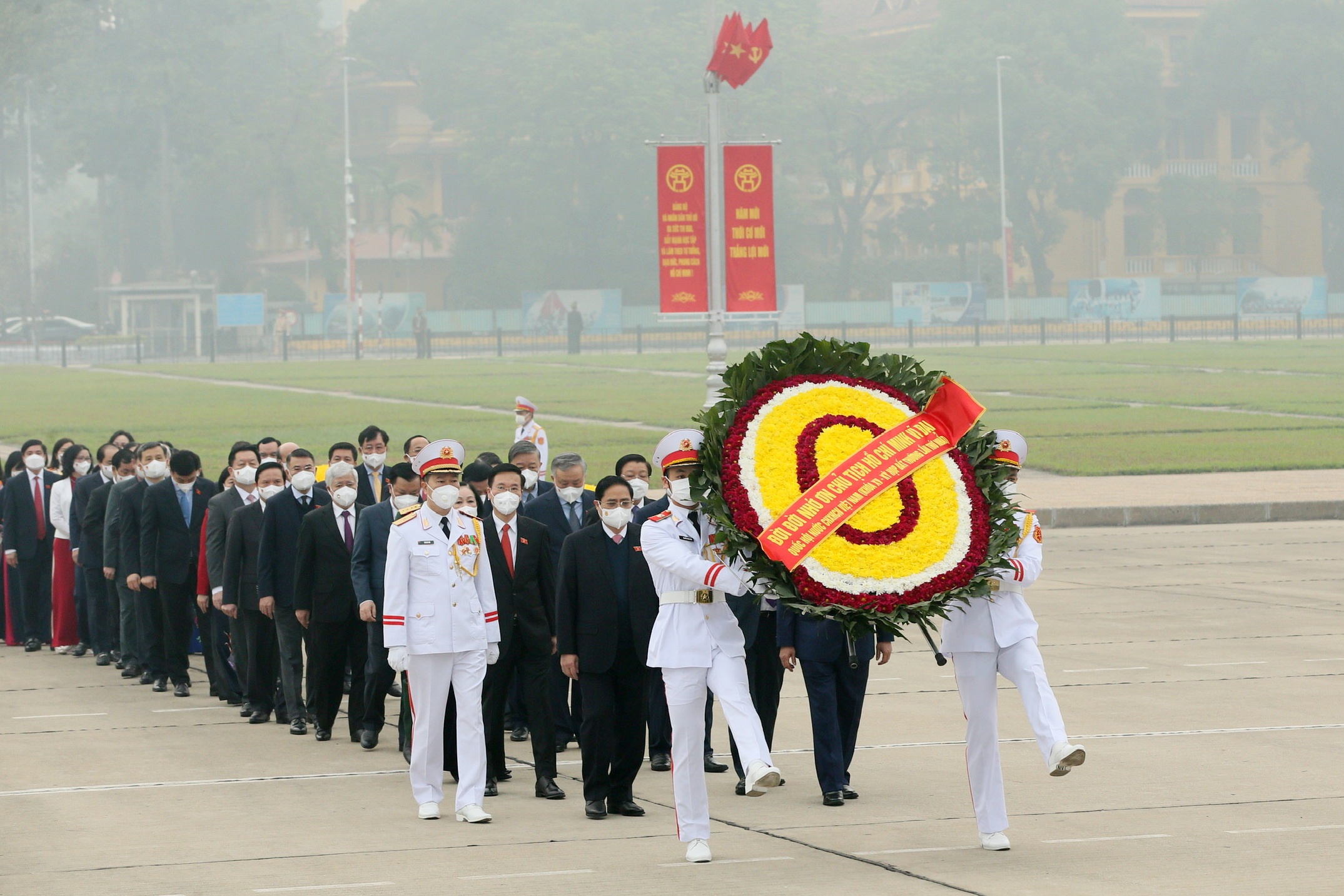Lãnh đạo Đảng, Nhà nước, đại biểu Quốc hội viếng Lăng Chủ tịch Hồ Chí Minh - 1 Lãnh đạo Đảng, Nhà nước, đại biểu Quốc hội viếng Lăng Chủ tịch Hồ Chí Minh - 1