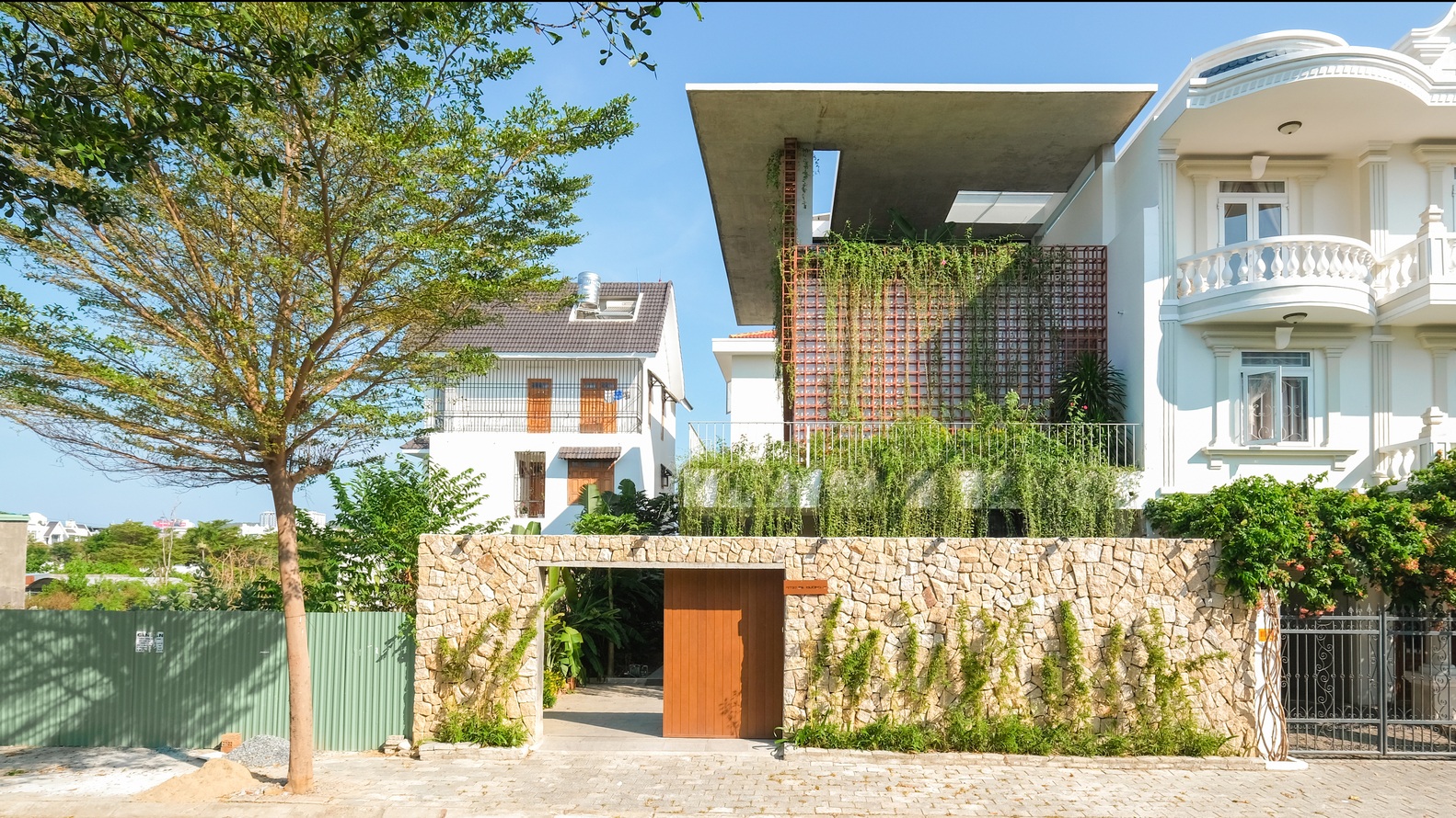 View - Ngôi nhà xanh có cả vườn cây mini trong toilet | Báo Dân trí