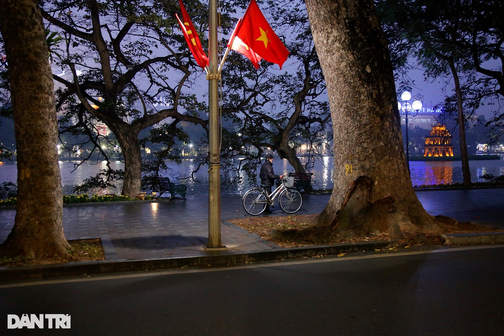 Hà Nội chìm trong đợt rét đậm đầu năm 2022 - 10 Hà Nội chìm trong đợt rét đậm đầu năm 2022 - 10