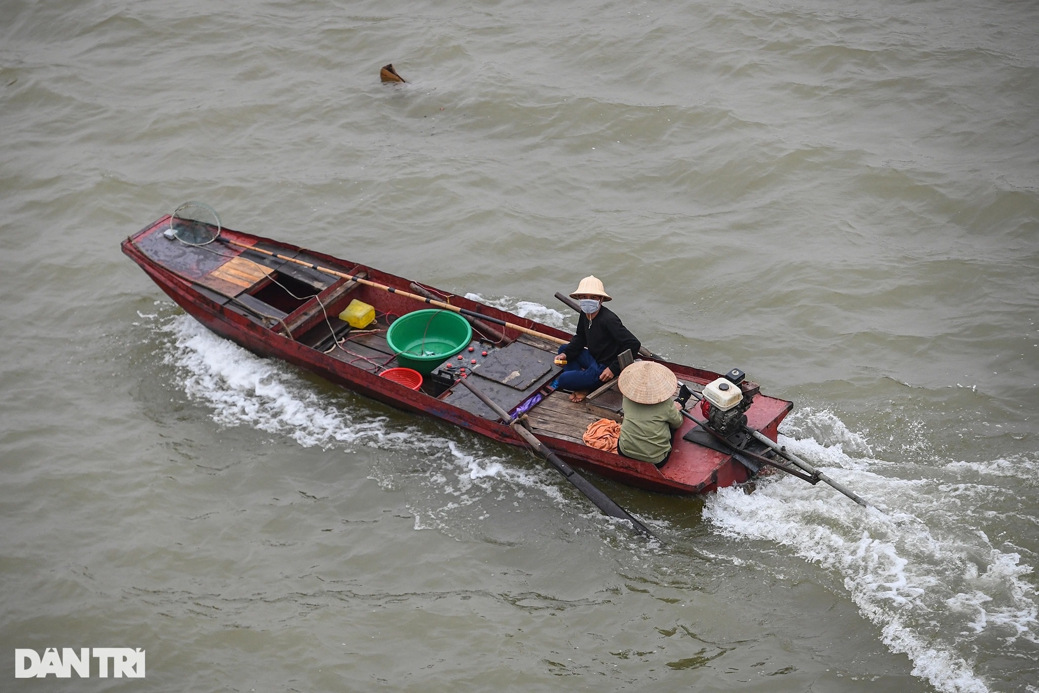 Hà Nội: Ngựa của ông Táo chưa kịp về trời đã ngửa bụng sau khi xuống nước - 5 Hà Nội: Ngựa của ông Táo chưa kịp về trời đã ngửa bụng sau khi xuống nước - 5