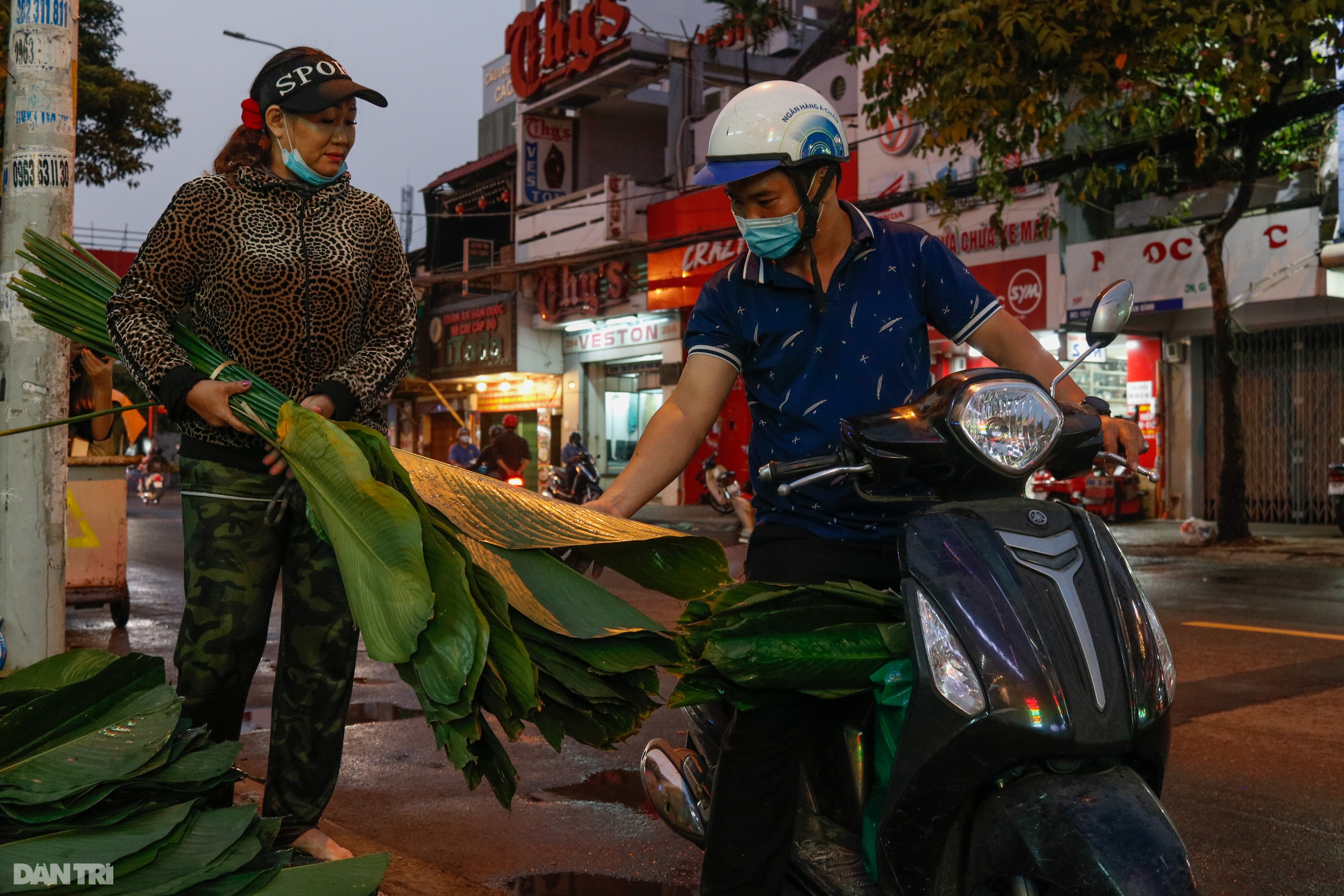 Chợ lá dong lâu đời nhất Sài Gòn tấp nập ngày giáp Tết - 5 Chợ lá dong lâu đời nhất Sài Gòn tấp nập ngày giáp Tết - 5
