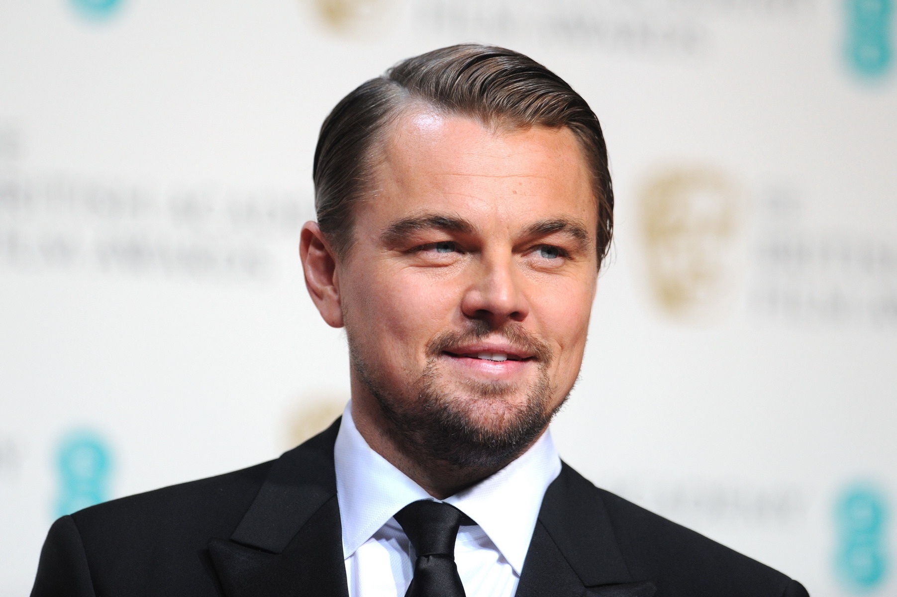 Leonardo DiCaprio tìm mọi cách rũ bỏ tai tiếng chỉ hẹn hò gái trẻ - 1