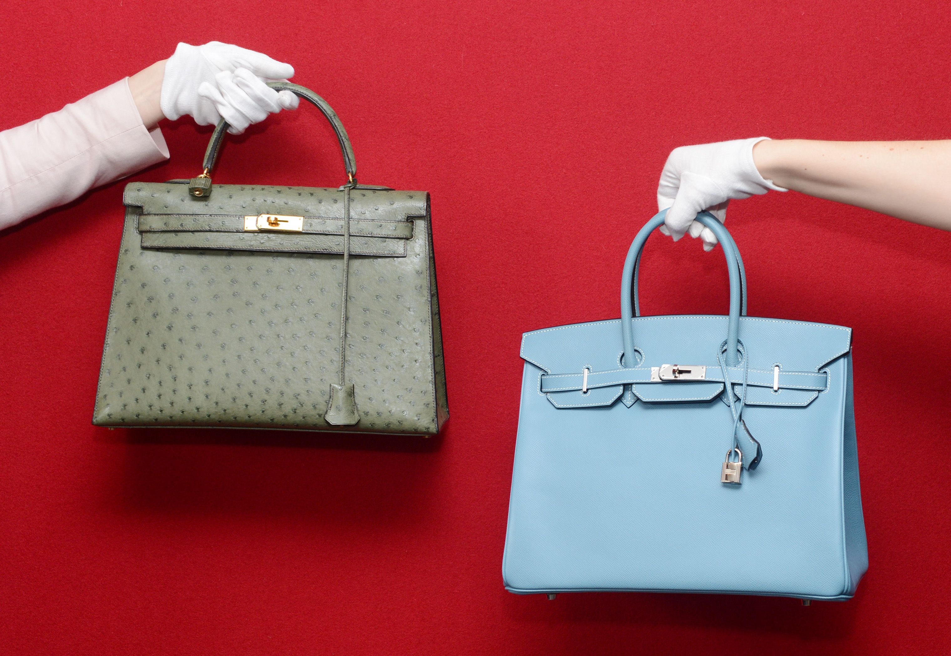 Hermès và bí kíp bán túi giá siêu đắt vẫn có người xếp hàng mua - 2 Hermès và bí kíp bán túi giá siêu đắt vẫn có người xếp hàng mua - 2