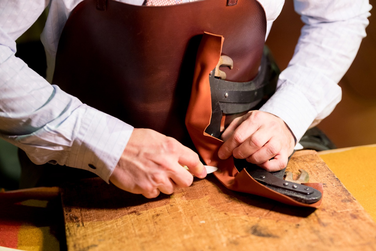 Hermès và bí kíp bán túi giá siêu đắt vẫn có người xếp hàng mua - 3 Hermès và bí kíp bán túi giá siêu đắt vẫn có người xếp hàng mua - 3