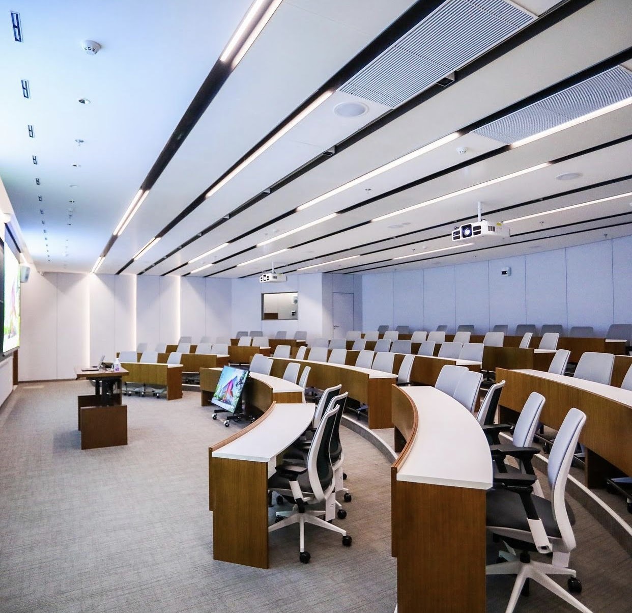 View - Khám phá trường đại học được mệnh danh "Harvard châu Á" | Báo Dân trí