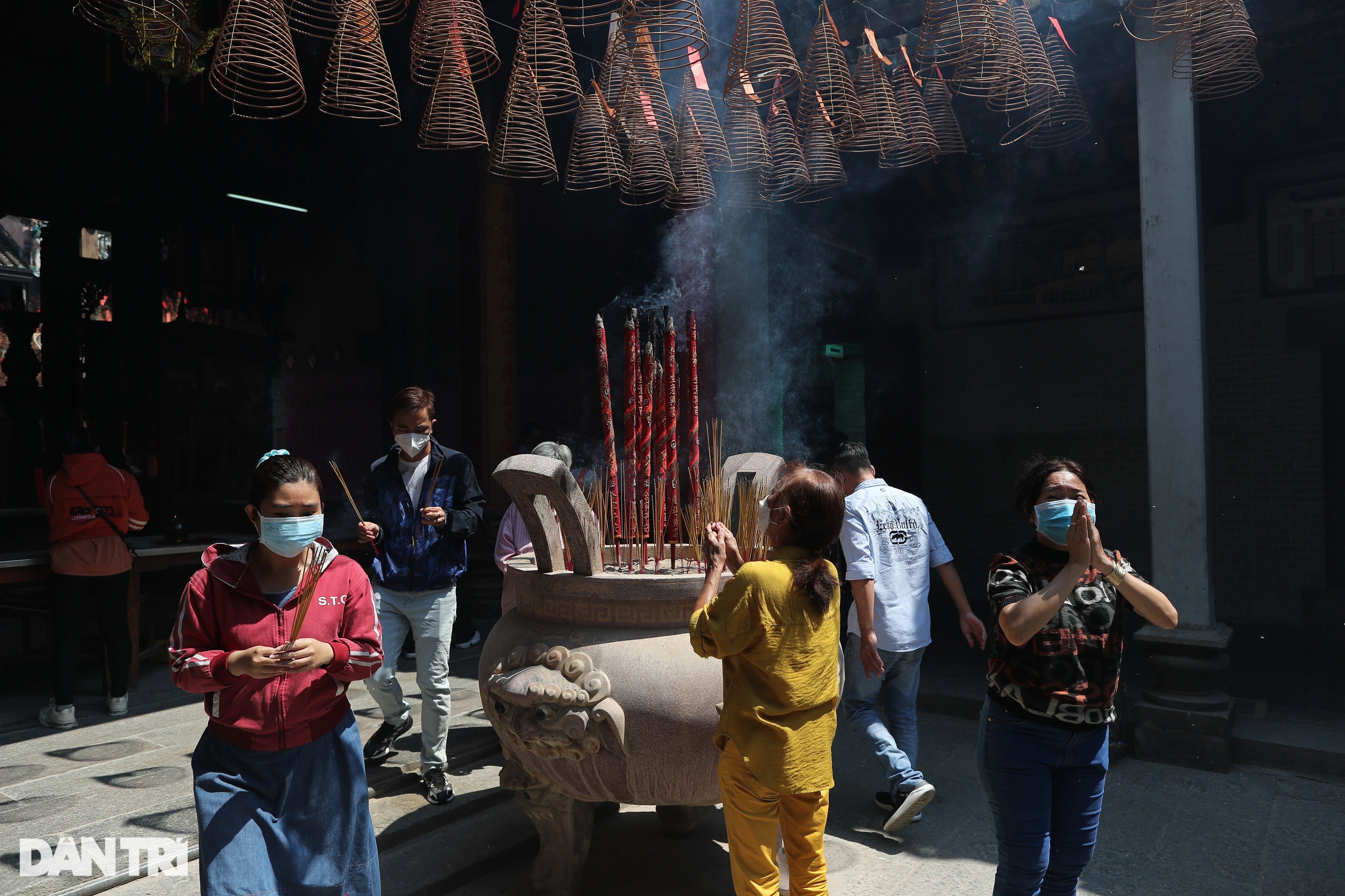 Ngắm vẻ đẹp cổ kính ngôi chùa hơn 250 tuổi của người Hoa tại TPHCM - 15