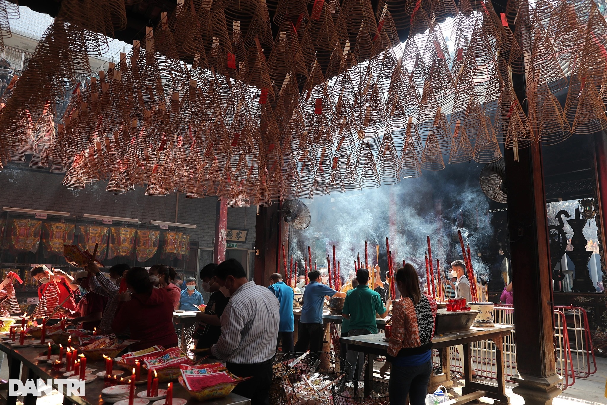Ngắm vẻ đẹp cổ kính ngôi chùa hơn 250 tuổi của người Hoa tại TPHCM - 2