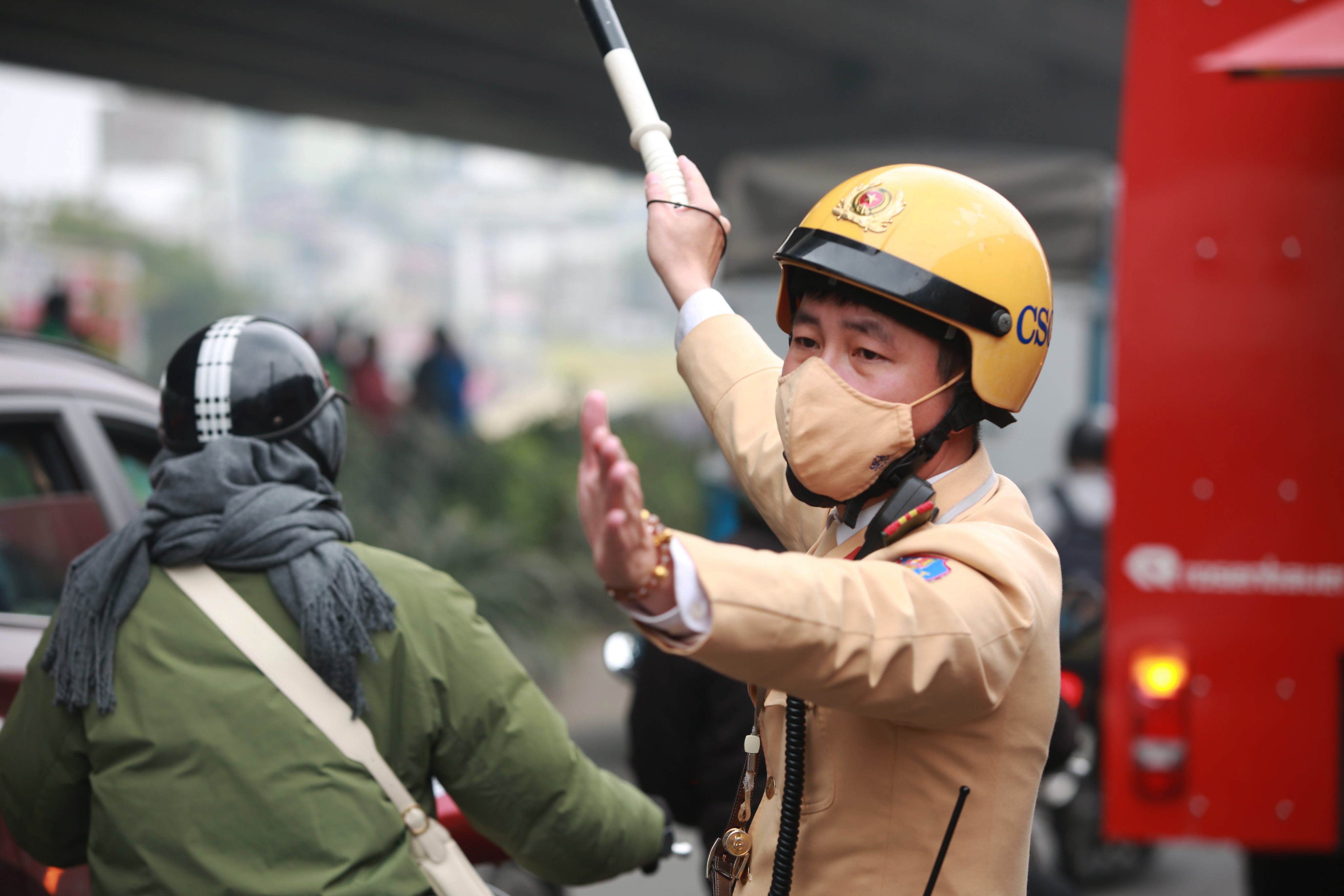Hà Nội: Cháy lớn thiêu rụi 4 ngôi nhà, nhiều người hoảng loạn tháo chạy - 11