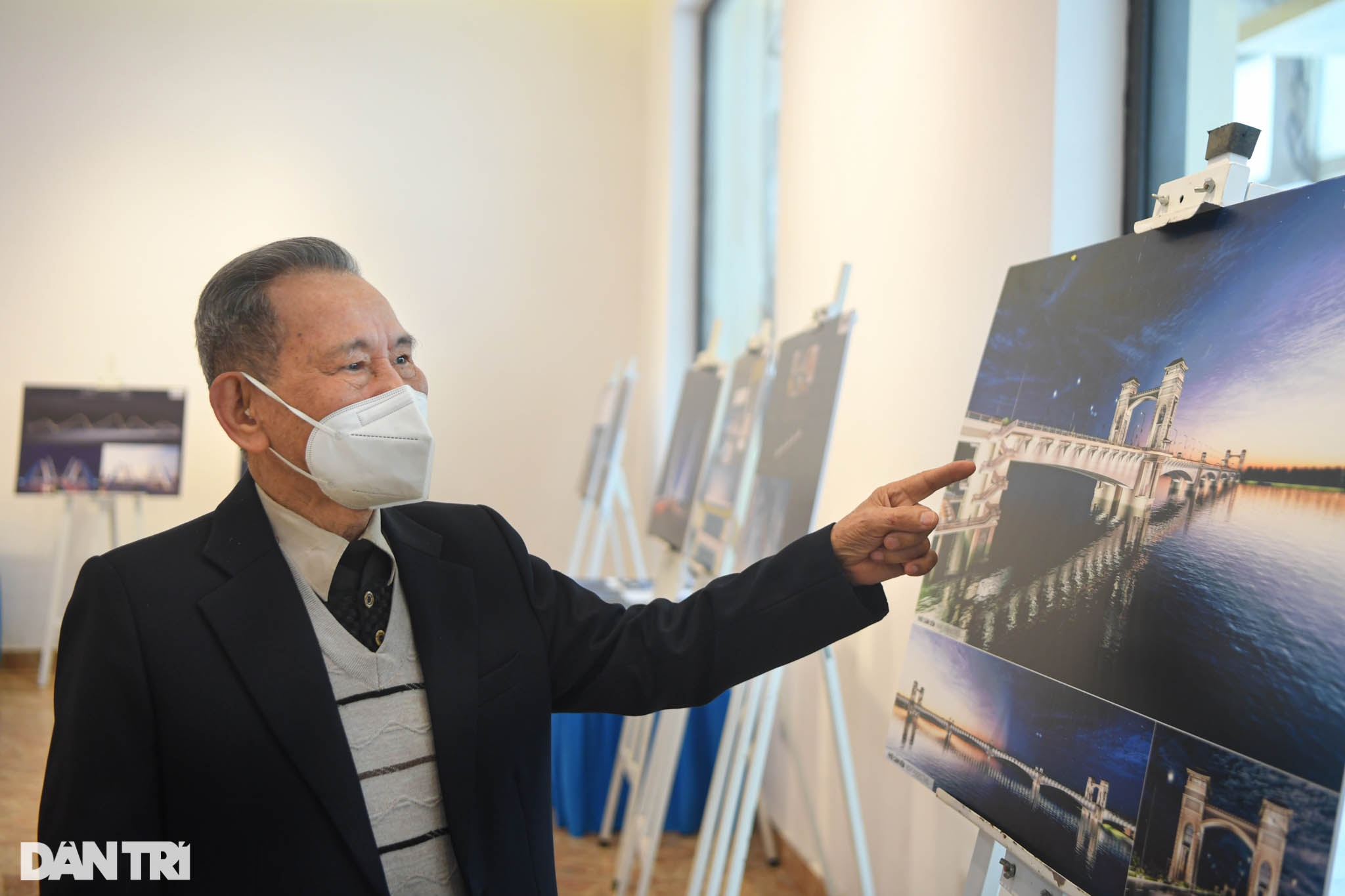 Cận cảnh các thiết kế kiến trúc cầu Trần Hưng Đạo đang trưng bày tại Hà Nội - 14