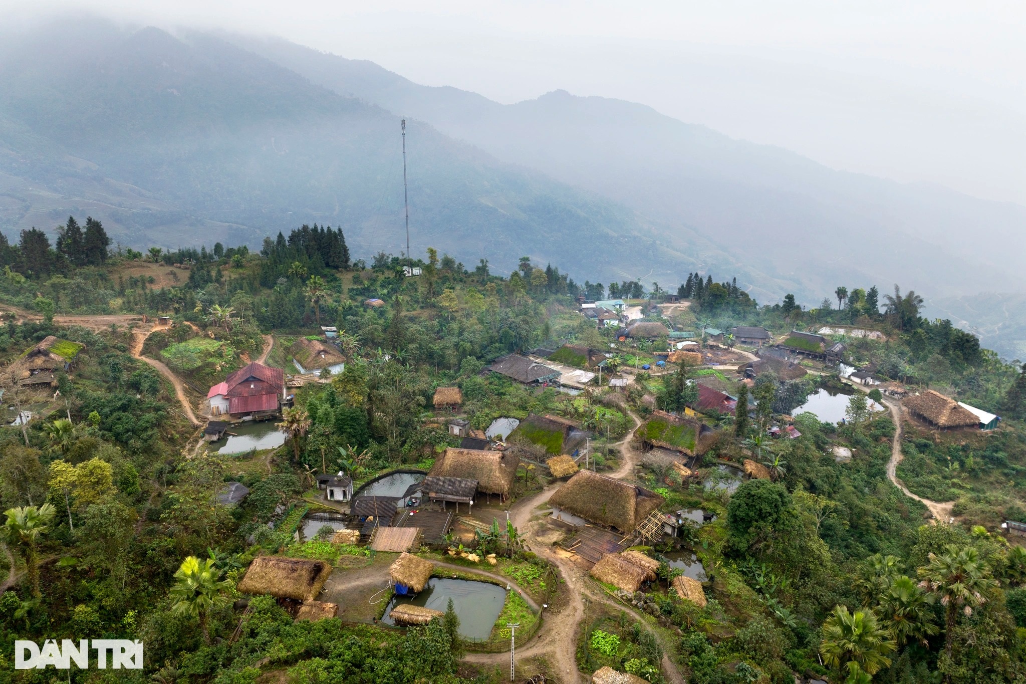 Strangely beautiful village with dozens of houses on stilts covered with green moss in Ha Giang - 1