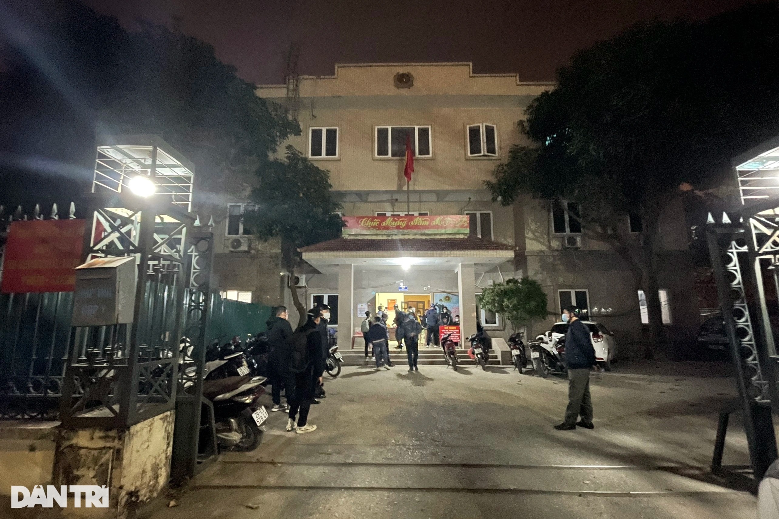 Cảnh sát hóa trang xuyên đêm vây bắt quái xế ở Hà Nội - 8