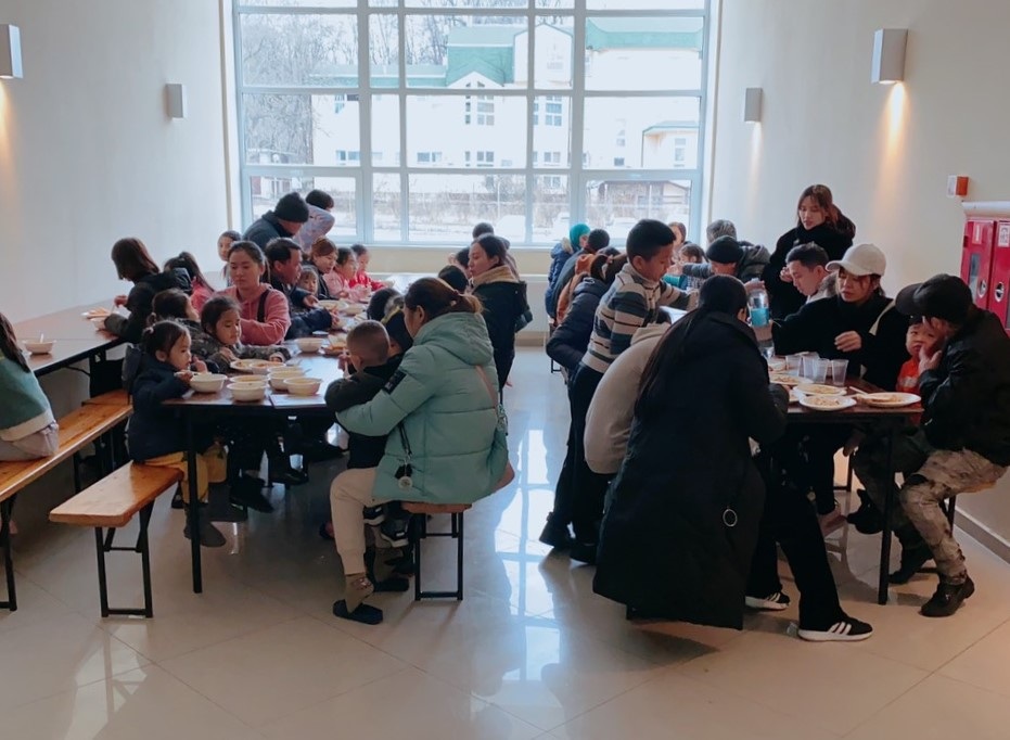 Ngày trở về buồn vui lẫn lộn của gia đình có 7 người ở Ukraine - 3 Ngày trở về buồn vui lẫn lộn của gia đình có 7 người ở Ukraine - 3