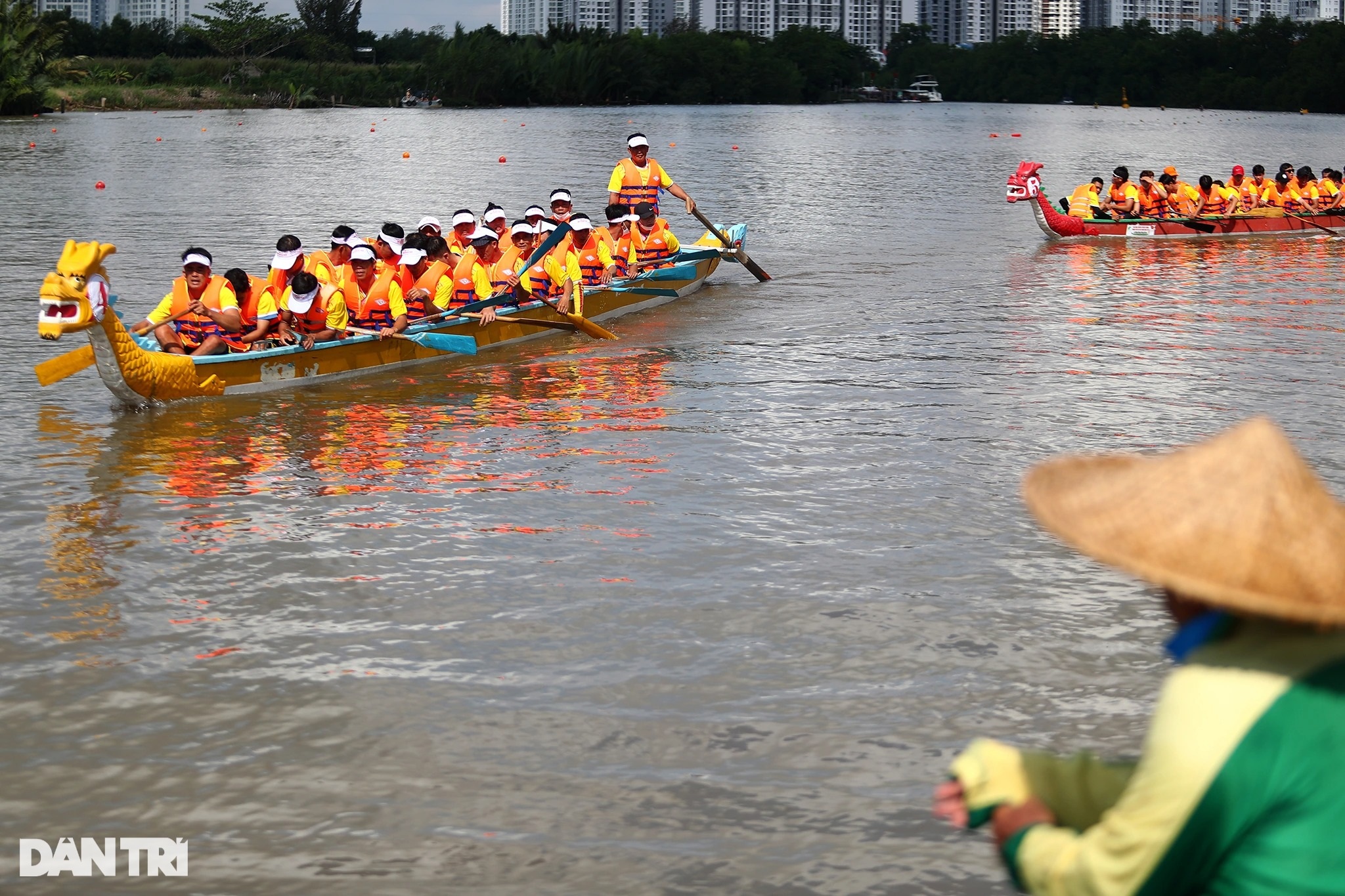 Hơn 500 VĐV tranh tài tại giải đua thuyền truyền thống TPHCM - 11