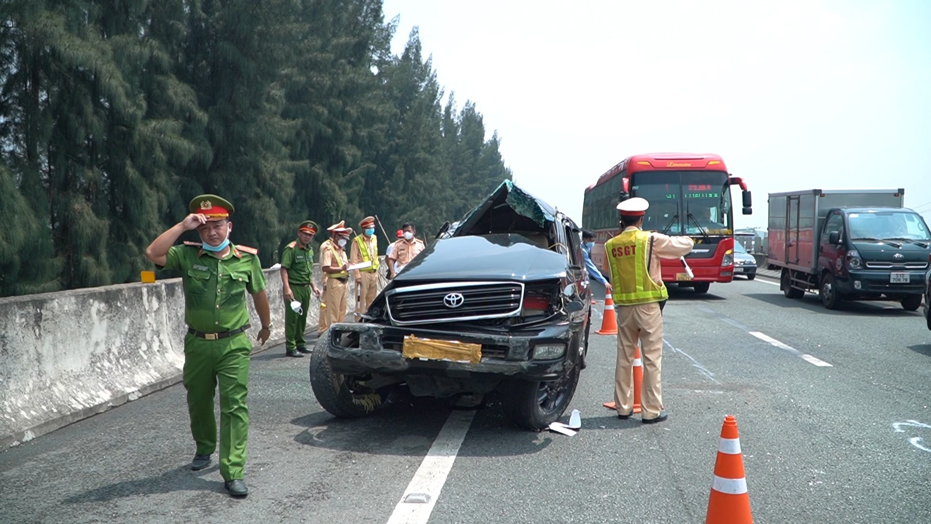 Ám ảnh những vụ nổ lốp ô tô trên cao tốc TPHCM - Trung Lương - 1