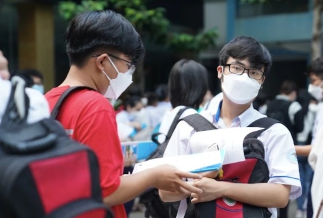 Sai sót đề thi đánh giá năng lực: Chấm điểm tuyệt đối hoặc loại bỏ câu sai - 3 Sai sót đề thi đánh giá năng lực: Chấm điểm tuyệt đối hoặc loại bỏ câu sai - 3
