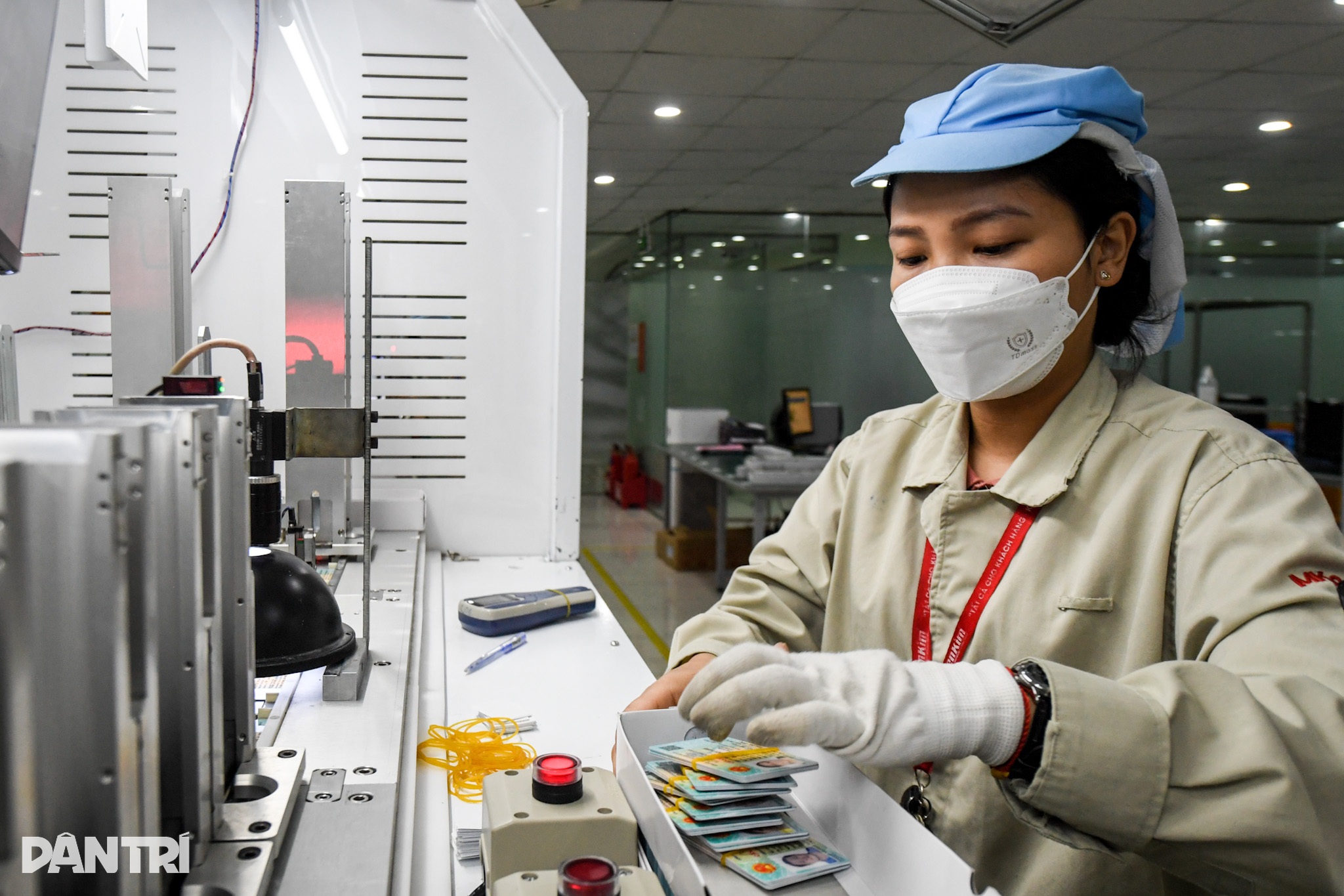 Khám phá bên trong nhà máy sản xuất căn cước công dân gắn chip - 23 Khám phá bên trong nhà máy sản xuất căn cước công dân gắn chip - 23