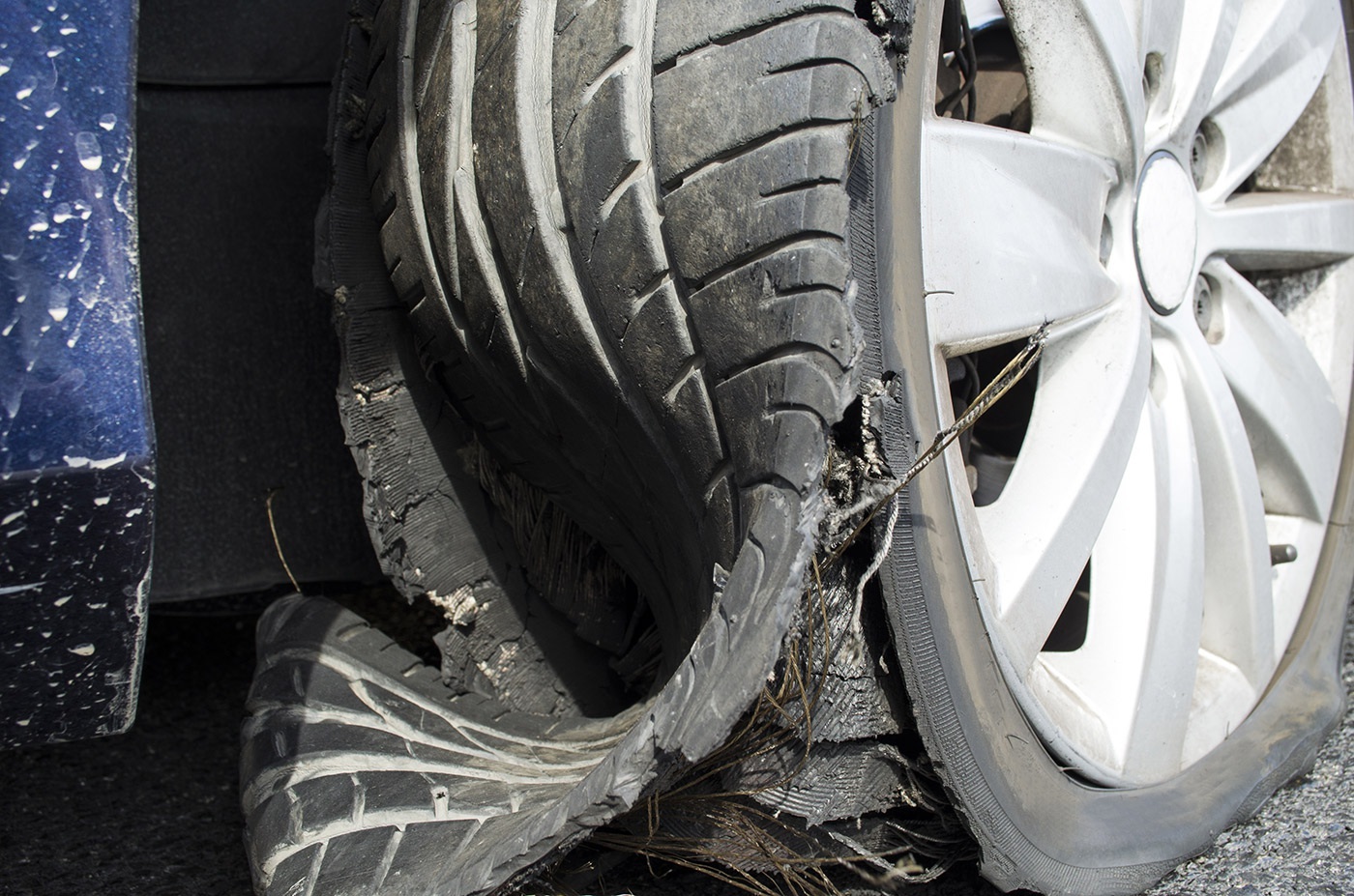 Ám ảnh những vụ nổ lốp ô tô trên cao tốc TPHCM - Trung Lương - 4