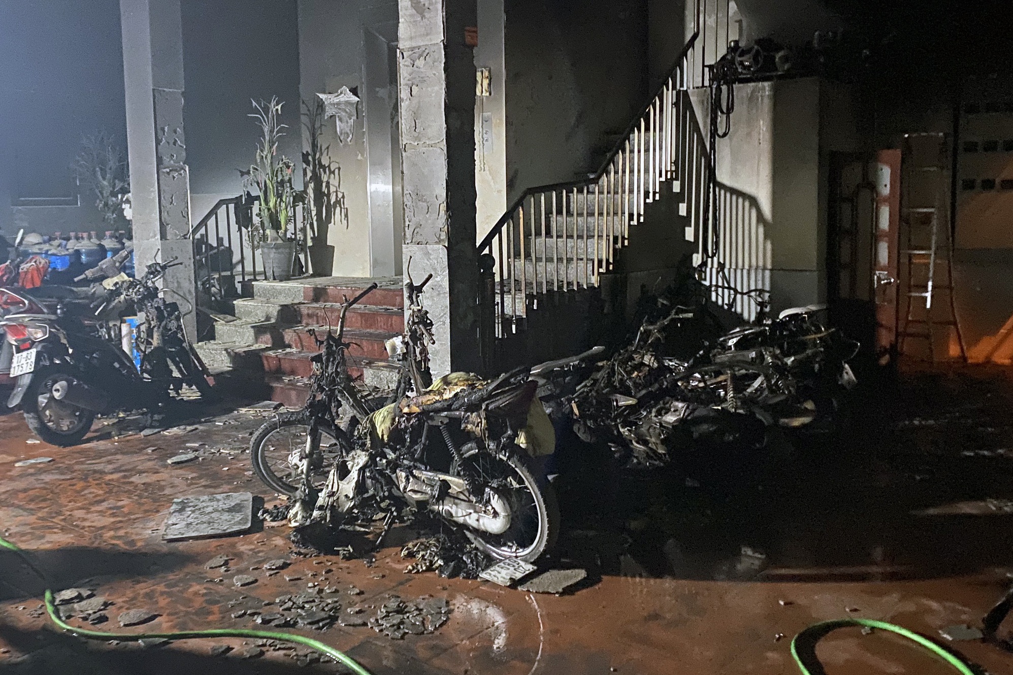 Vụ cháy nhà 5 tầng ở Hà Nội: Bắt một nữ nghi phạm - 2