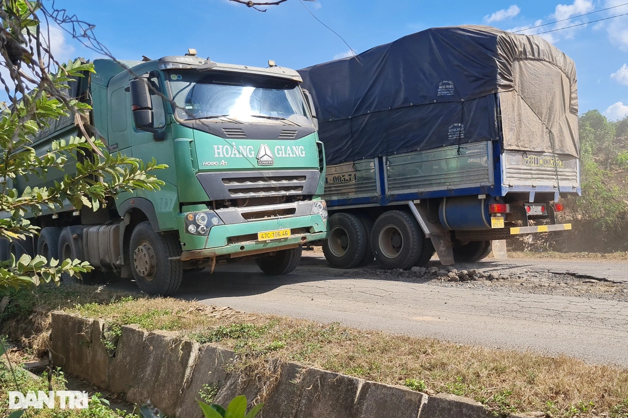 Xe cơi nới thùng, quá tải vi vu trên quốc lộ, vô tư thông chốt CSGT - 9