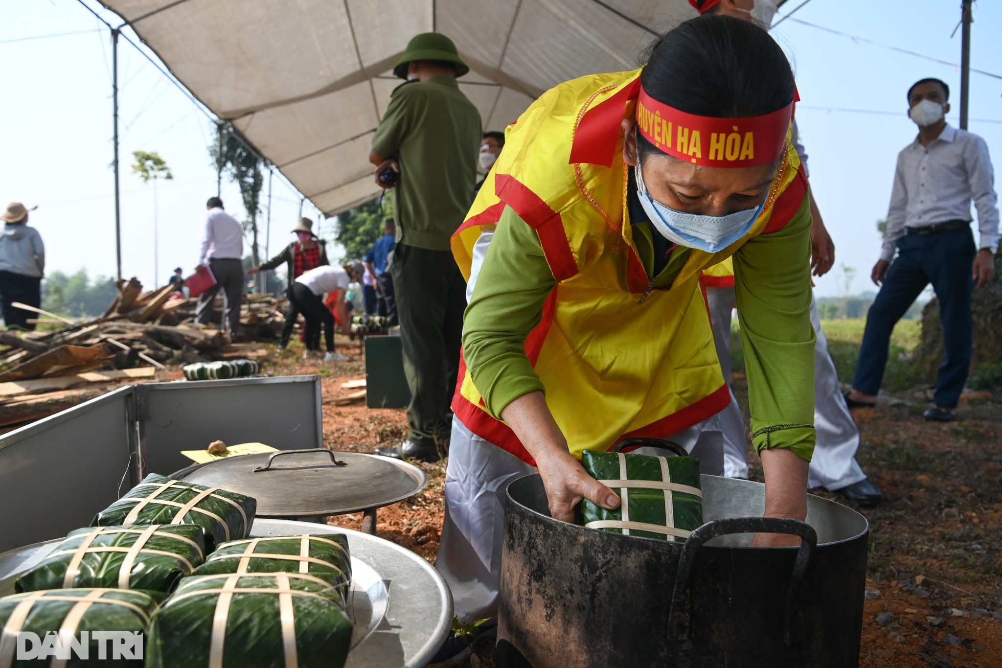 Nghệ nhân Phú Thọ tranh tài làm bánh chưng, bánh giầy dâng lên vua Hùng - 6