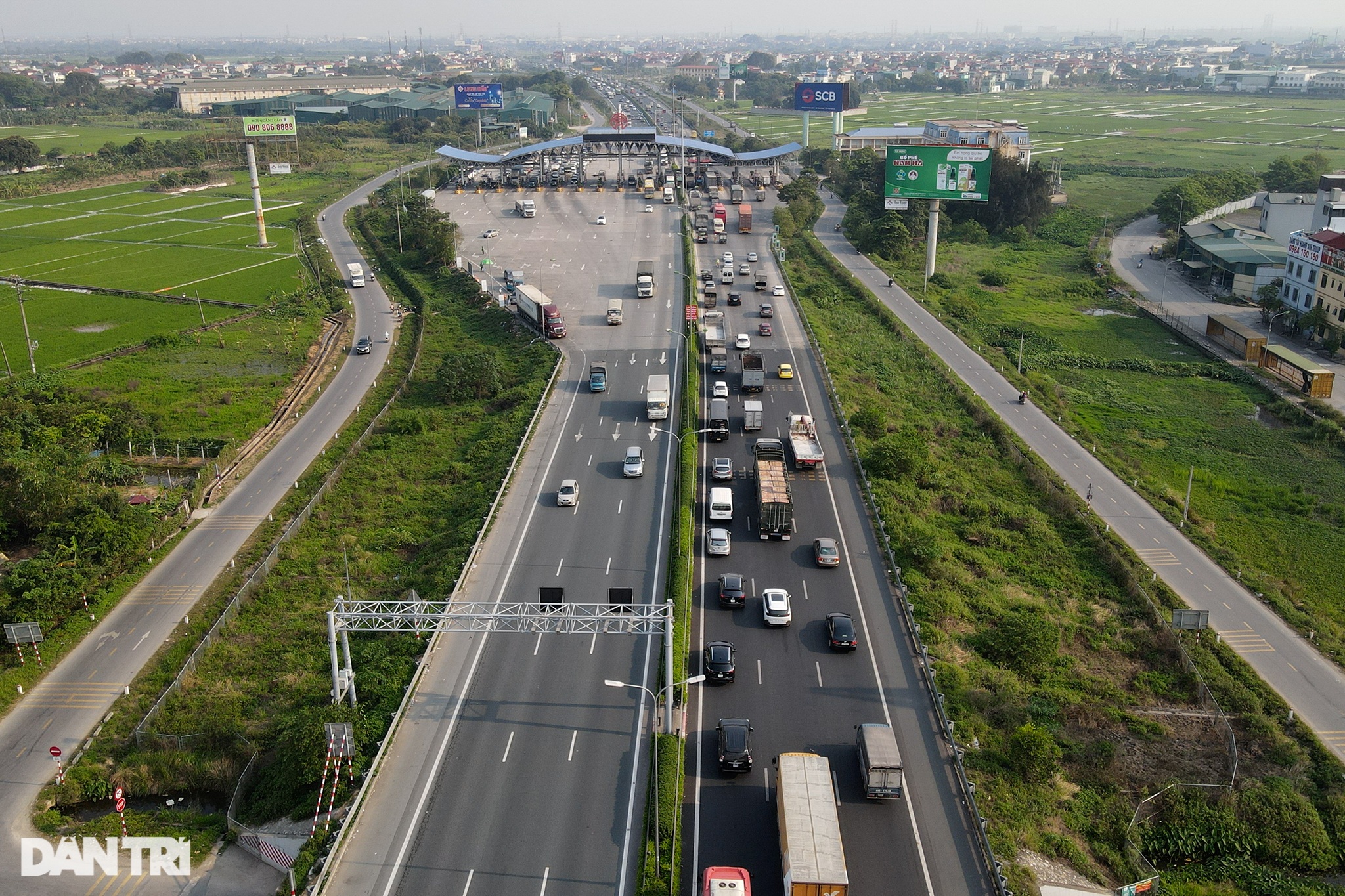 Giao thông cửa ngõ Hà Nội ùn tắc kéo dài trước kỳ nghỉ Giỗ Tổ Hùng Vương - 1