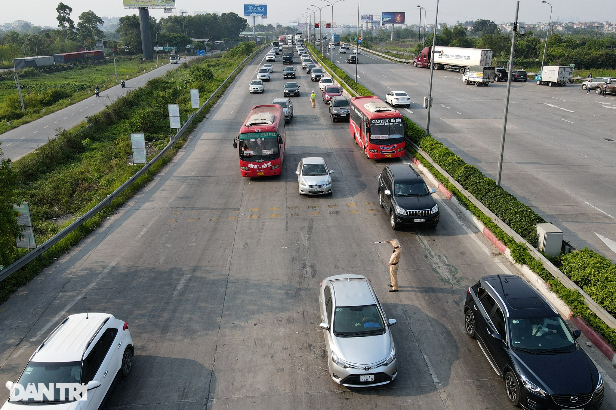 Giao thông cửa ngõ Hà Nội ùn tắc kéo dài trước kỳ nghỉ Giỗ Tổ Hùng Vương - 3