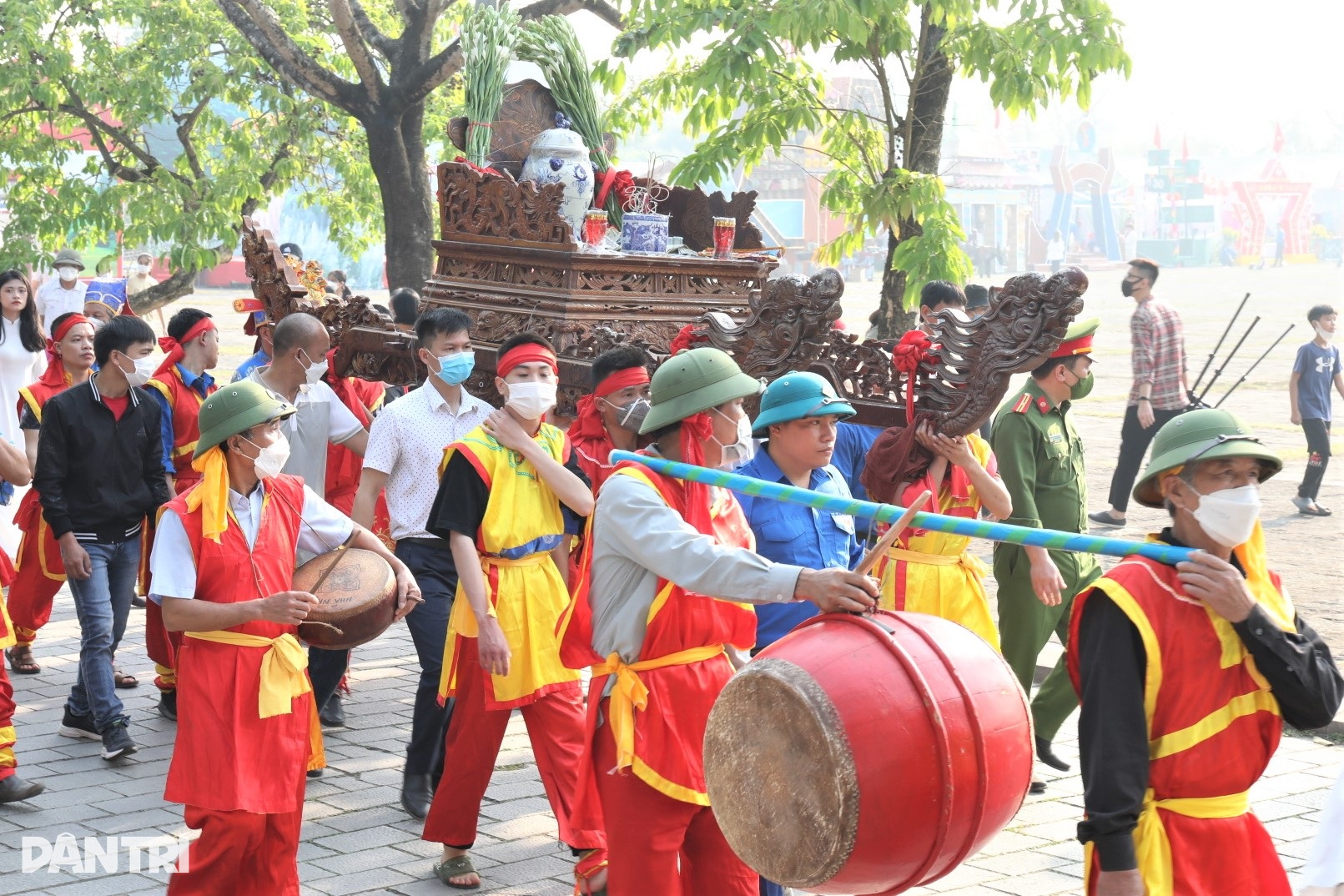 Độc đáo nghi lễ rước nước nghìn năm tuổi về đền vua Đinh - 2 Độc đáo nghi lễ rước nước nghìn năm tuổi về đền vua Đinh - 2