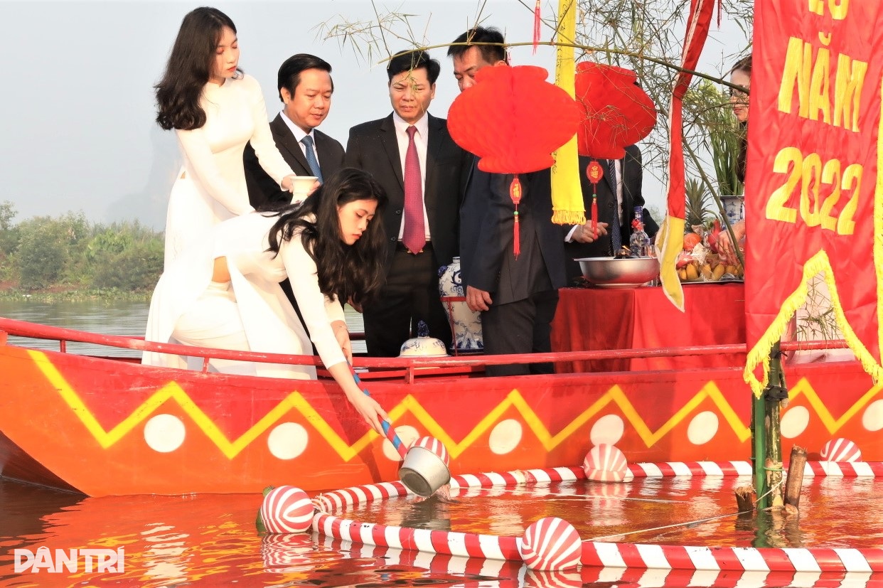 Độc đáo nghi lễ rước nước nghìn năm tuổi về đền vua Đinh - 4 Độc đáo nghi lễ rước nước nghìn năm tuổi về đền vua Đinh - 4