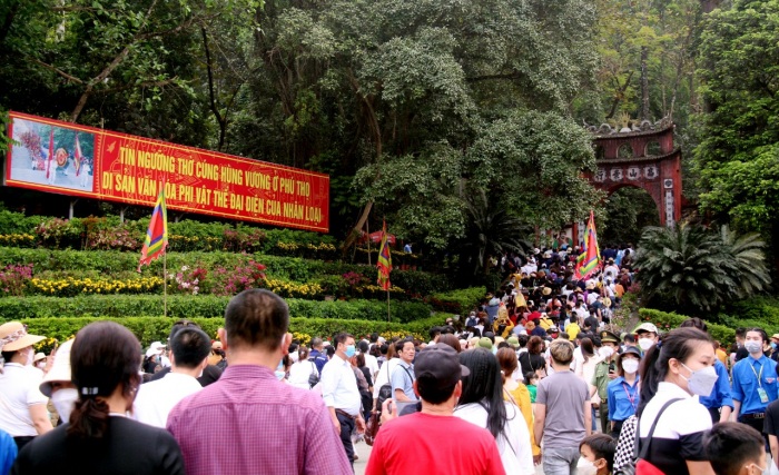 Lãnh đạo Khu di tích lịch sử Đền Hùng nói gì về cơn mưa rửa đền? - 2